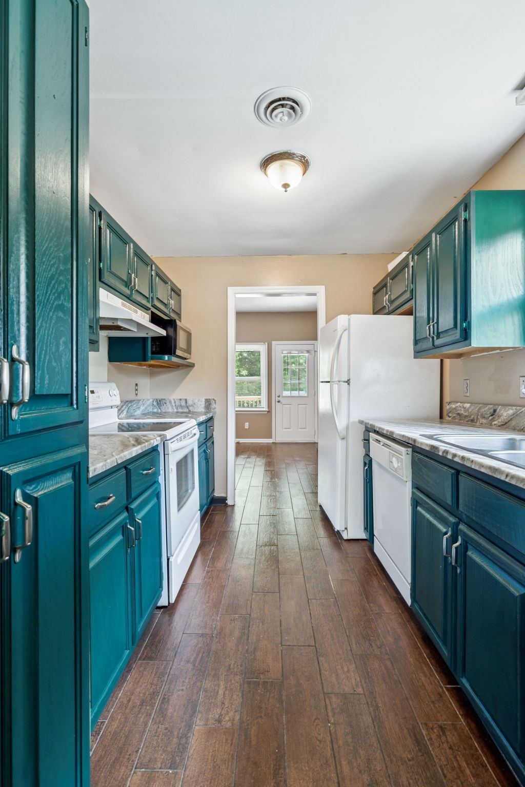 211 Woodmaker Ct