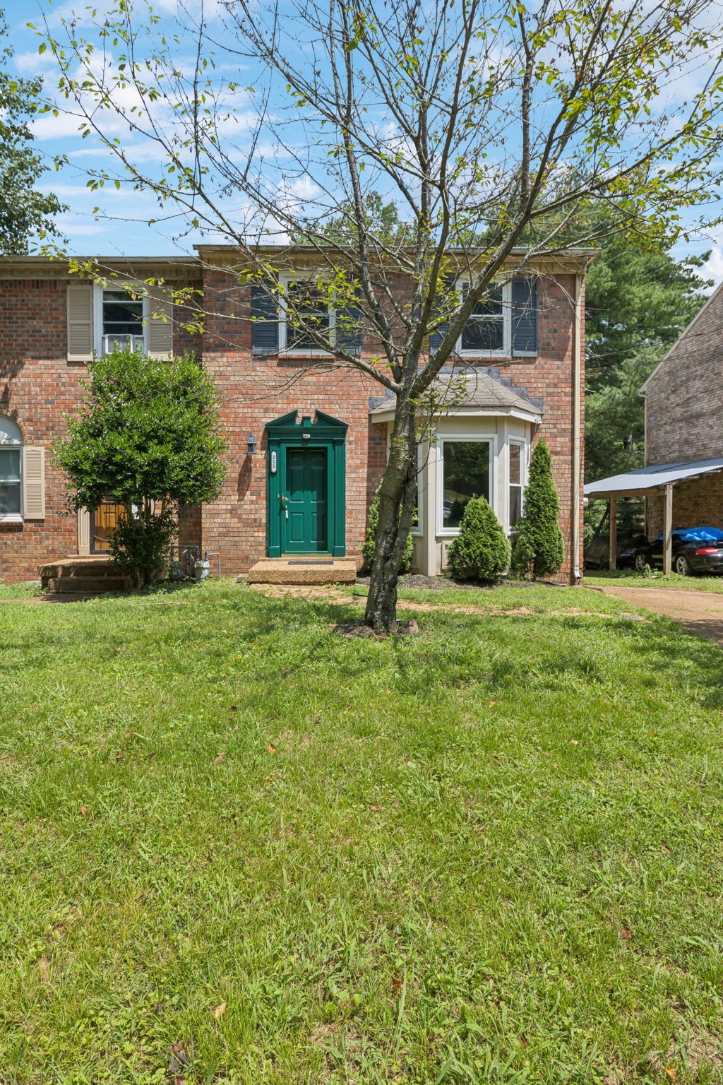 211 Woodmaker Ct