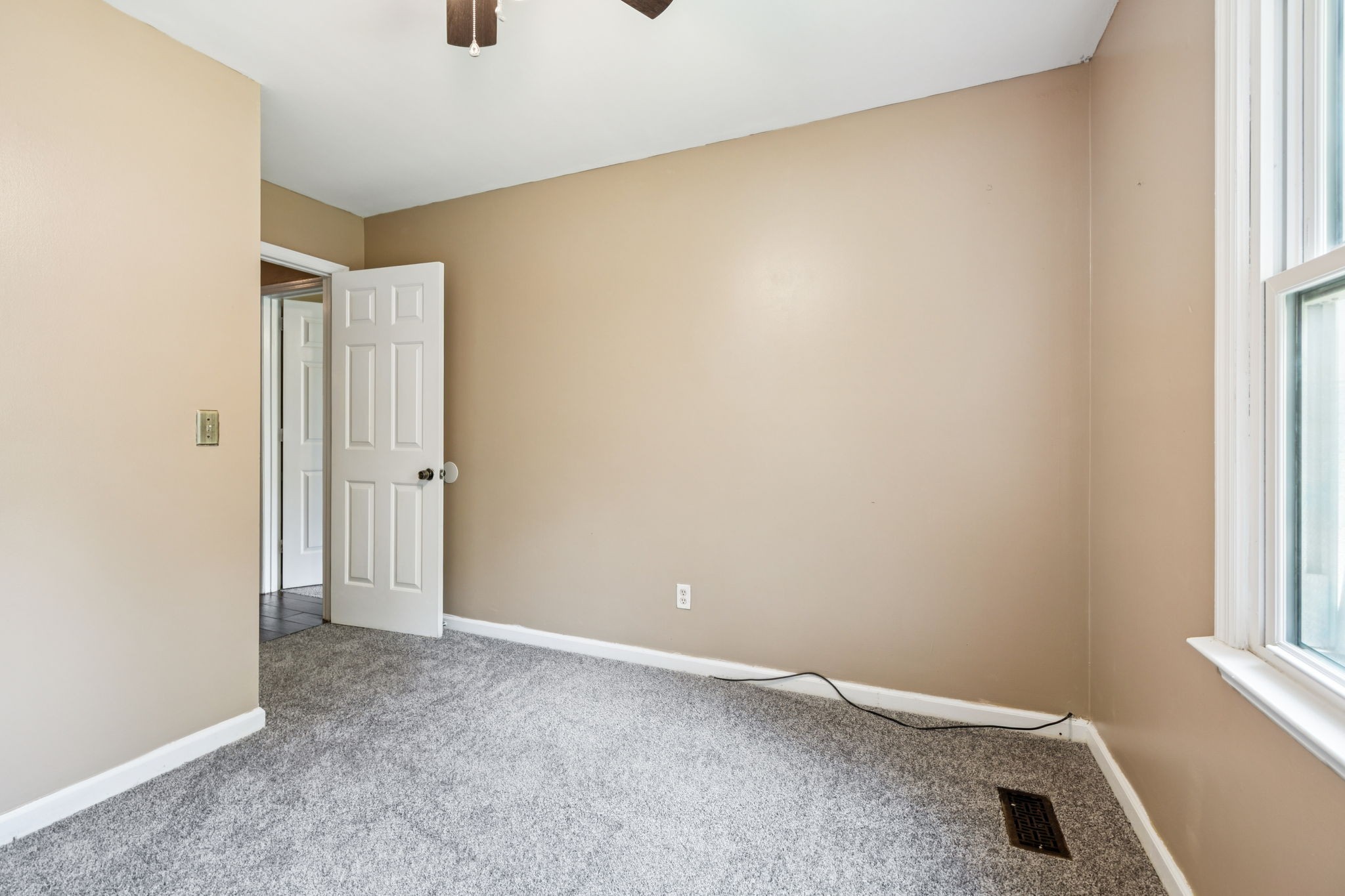 211 Woodmaker Ct