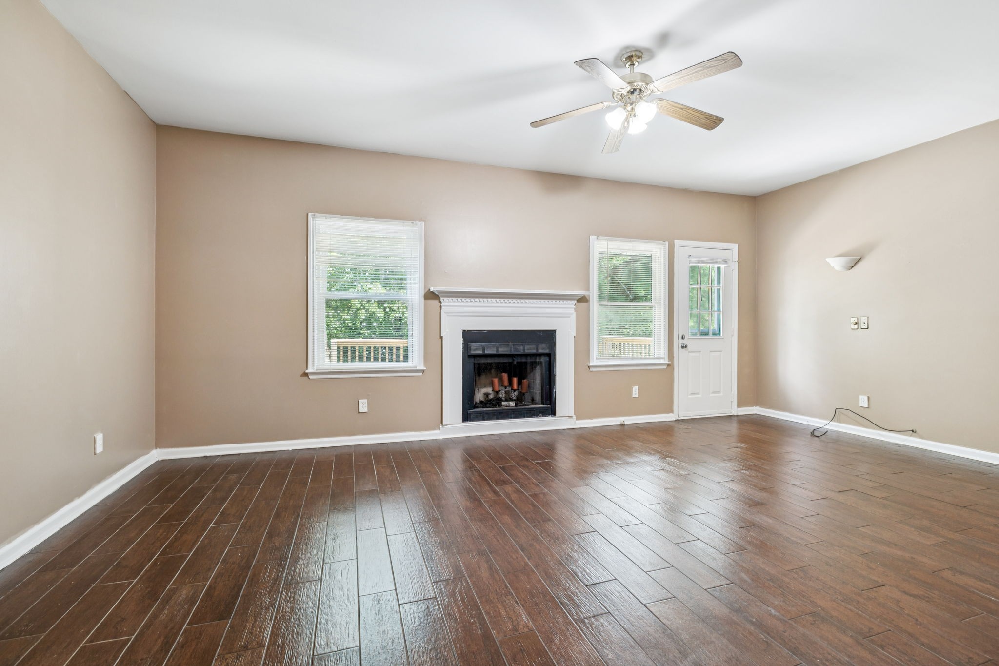211 Woodmaker Ct