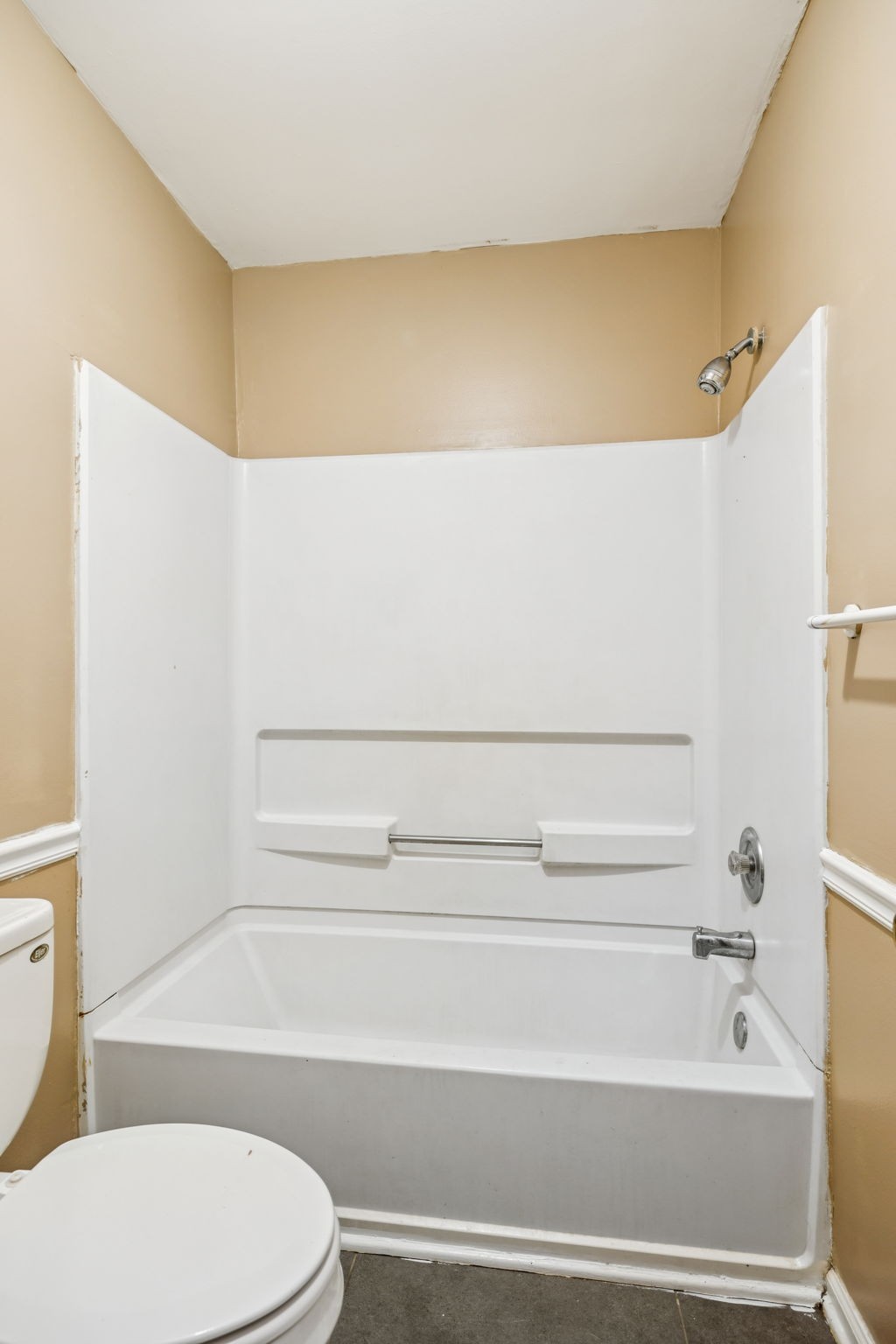 211 Woodmaker Ct