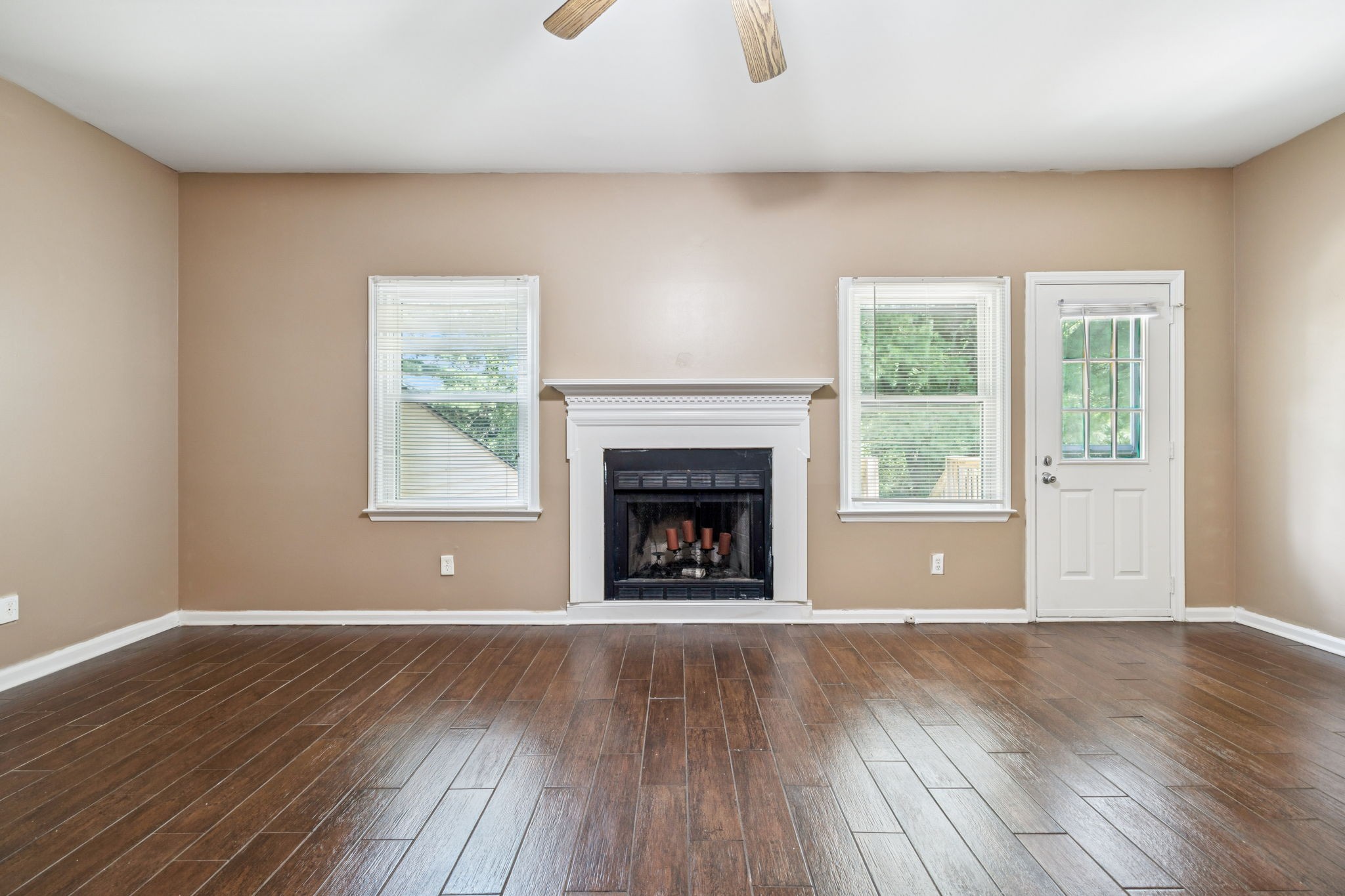 211 Woodmaker Ct
