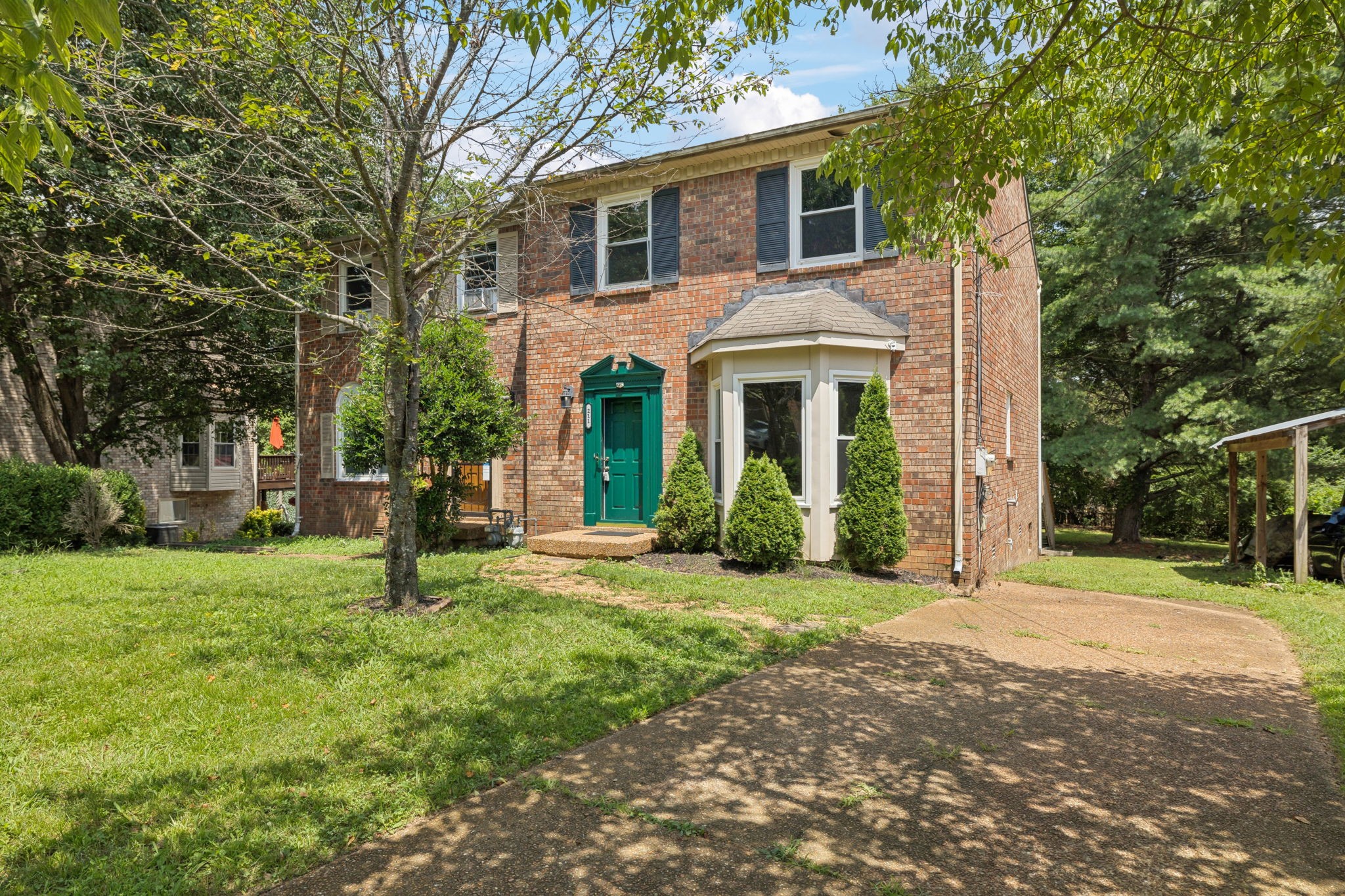 211 Woodmaker Ct