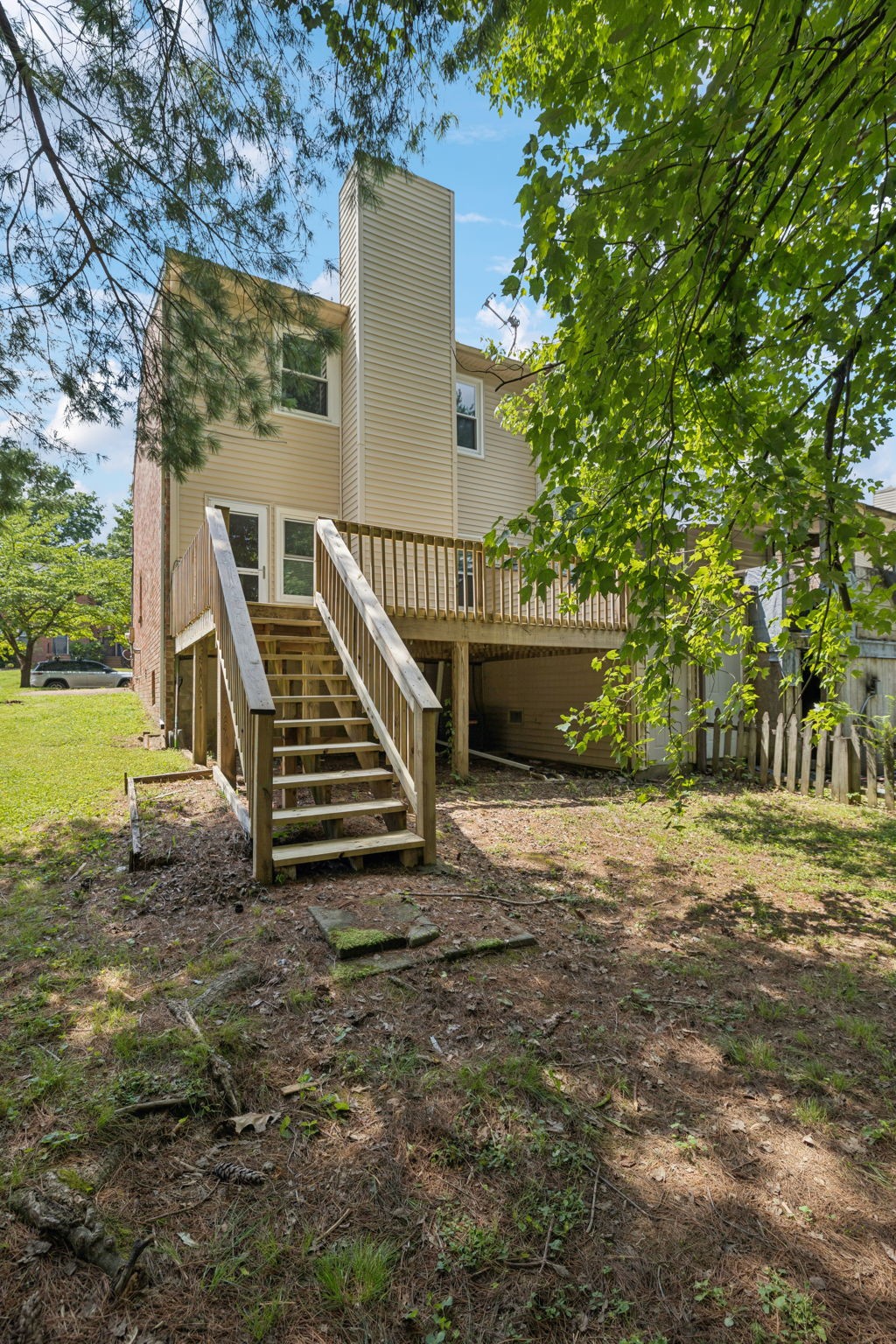 211 Woodmaker Ct