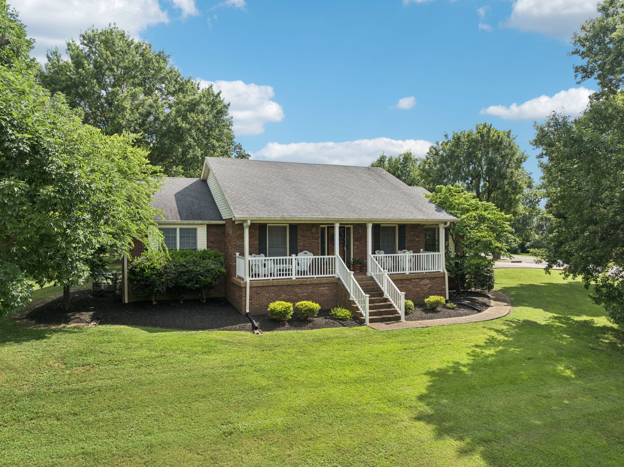 217 Fox Hunt Ln