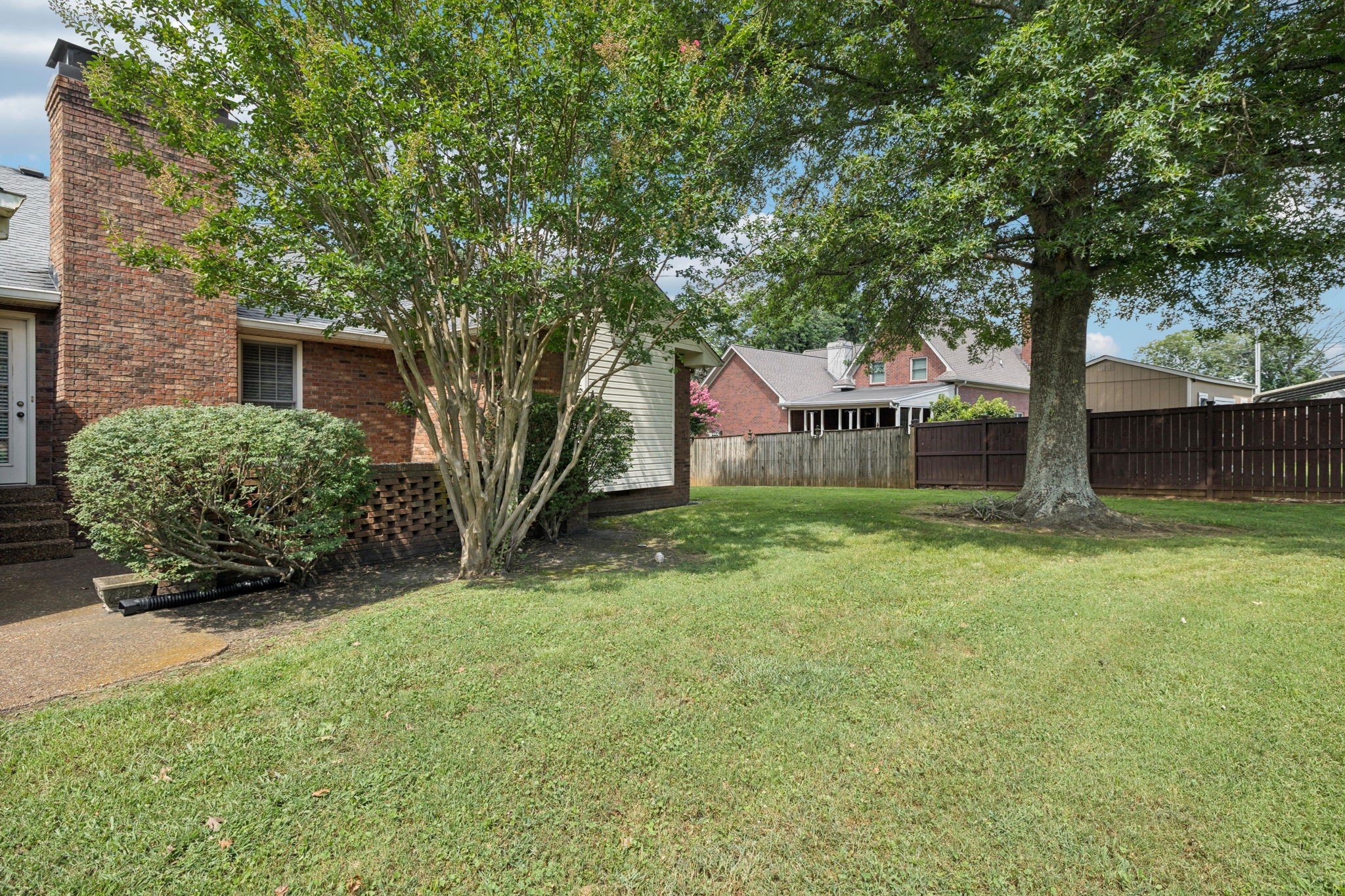217 Fox Hunt Ln