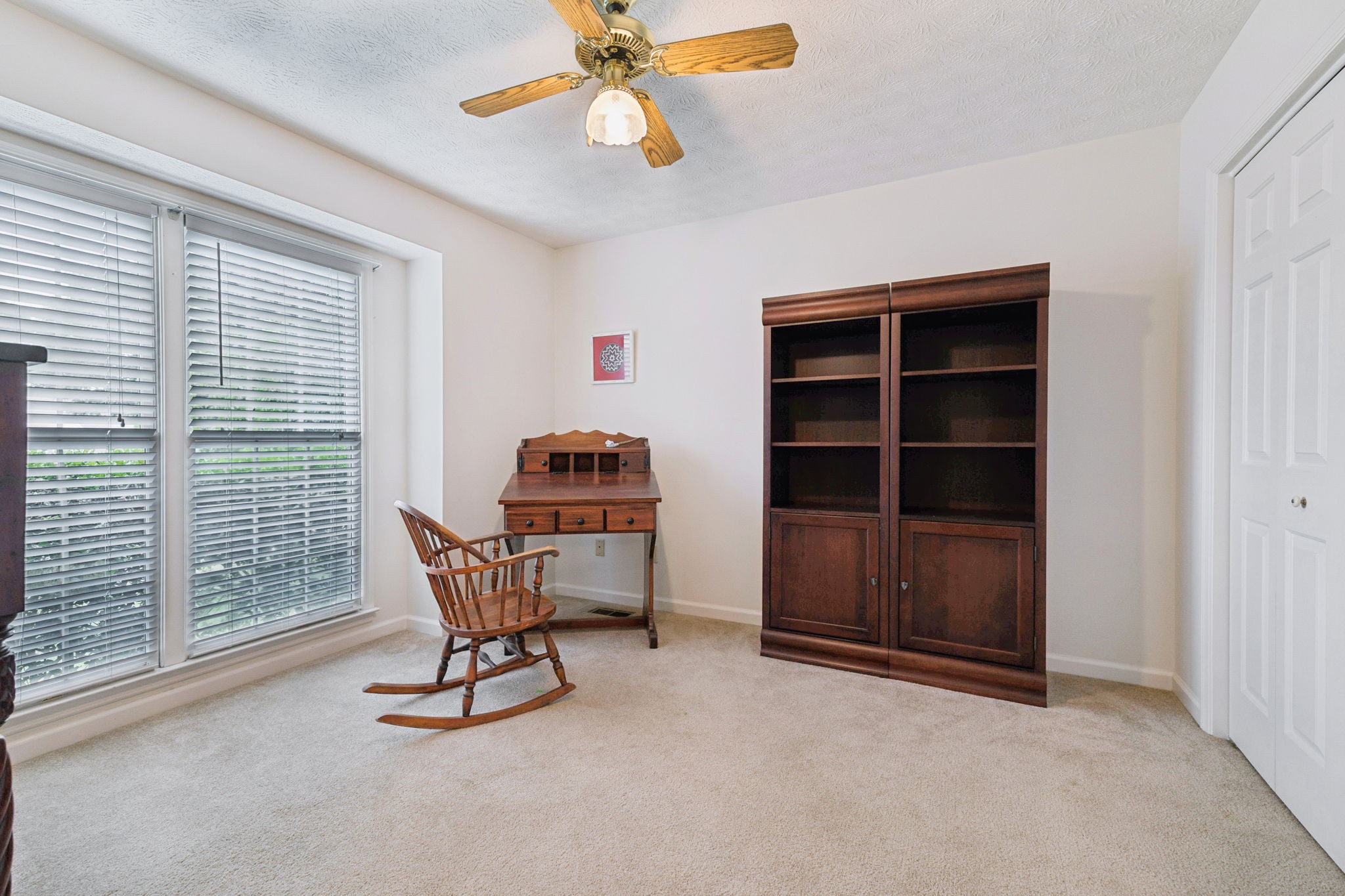 217 Fox Hunt Ln