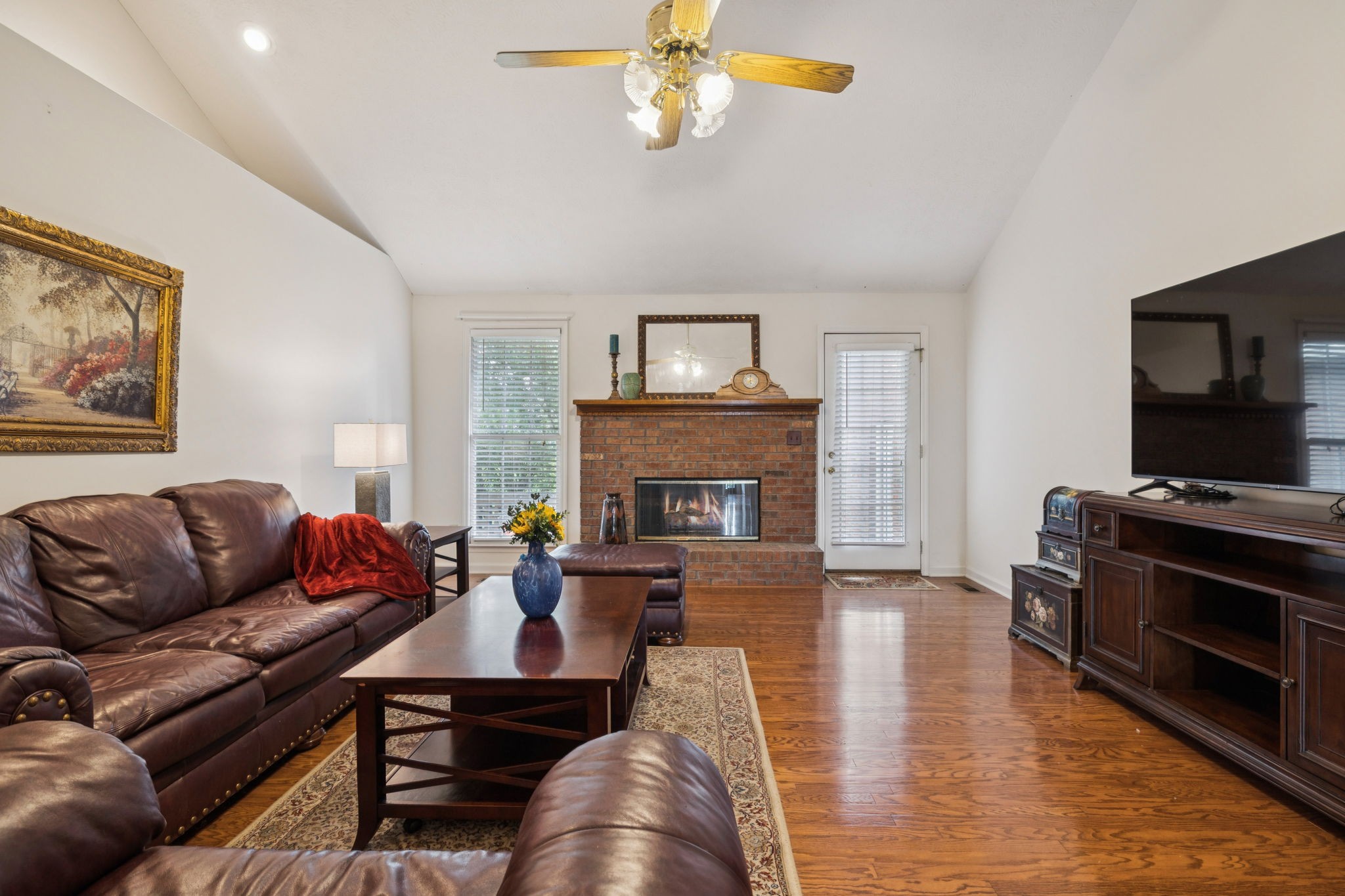 217 Fox Hunt Ln