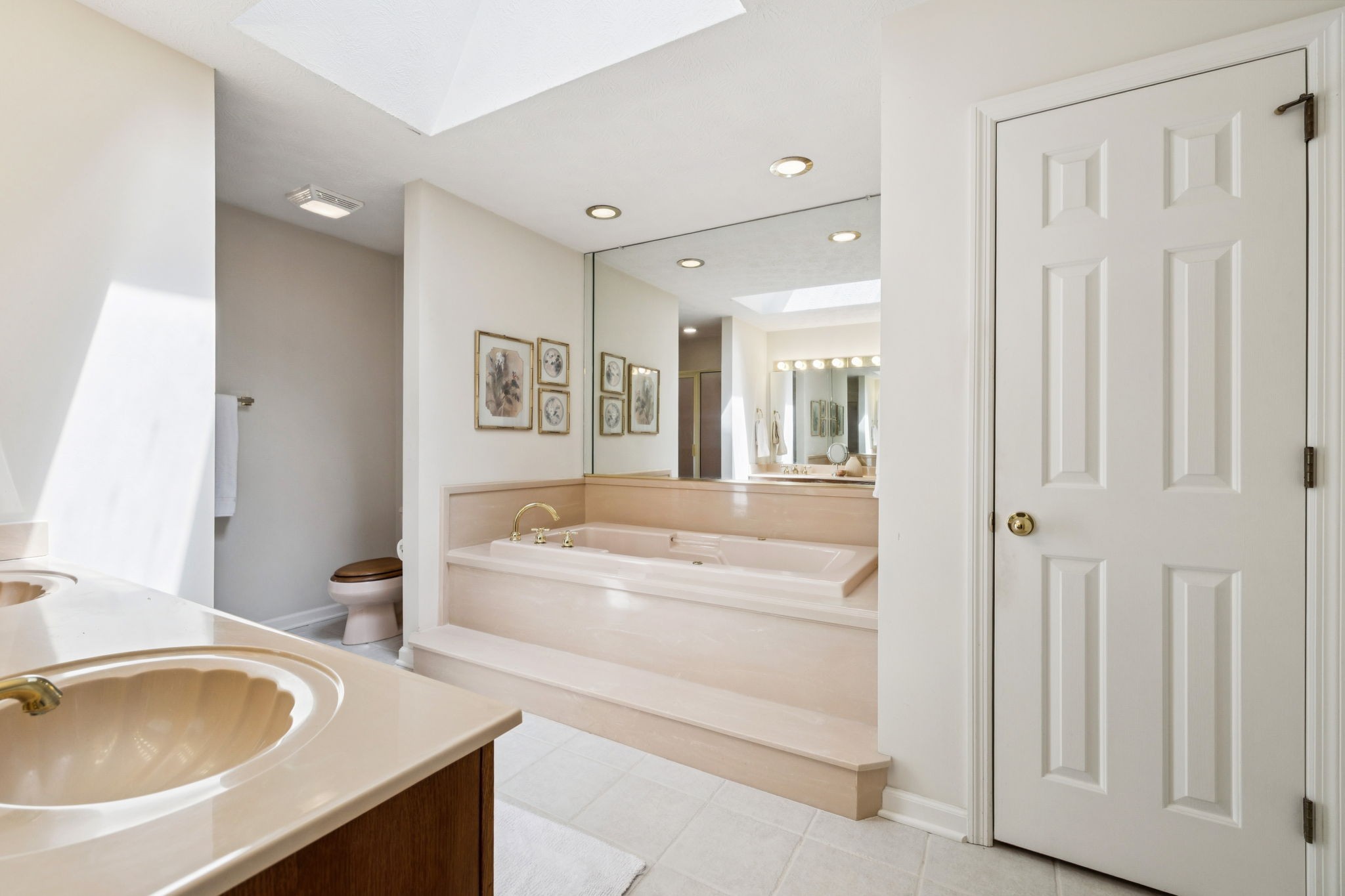 217 Fox Hunt Ln
