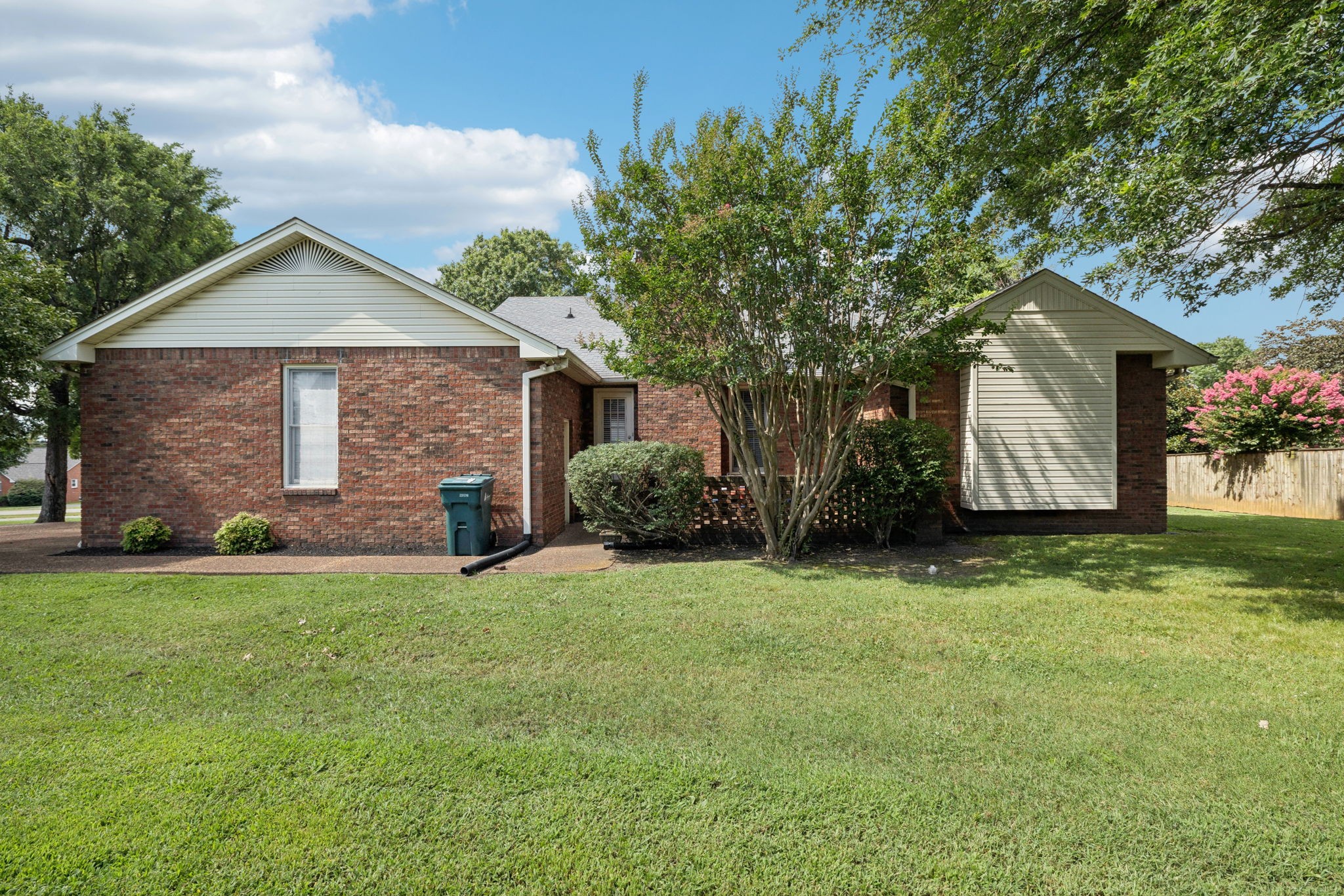 217 Fox Hunt Ln