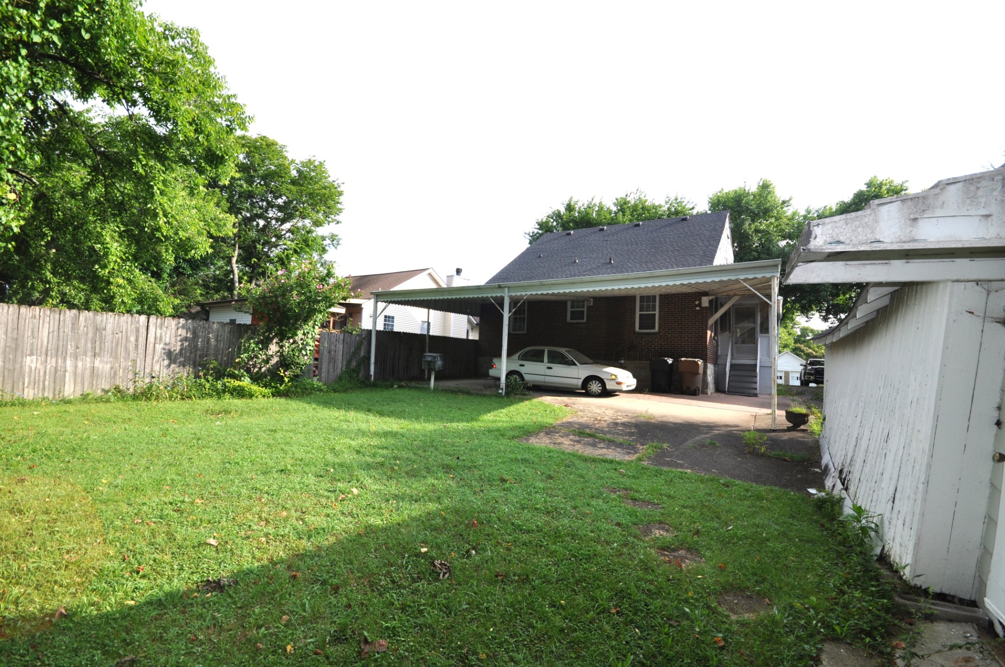 1012 Hart Ln
