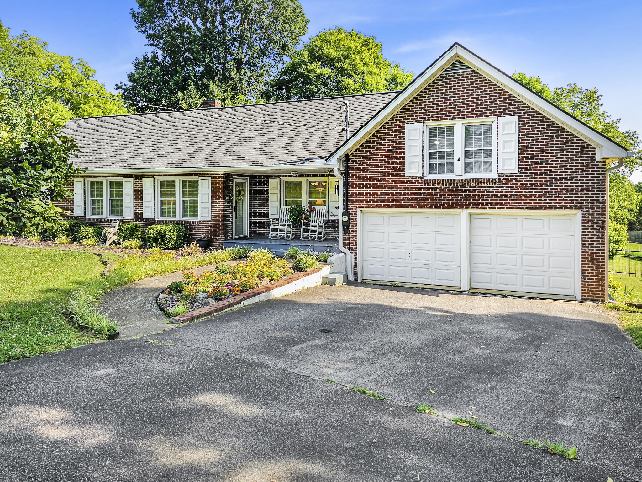 130 Sunset Dr