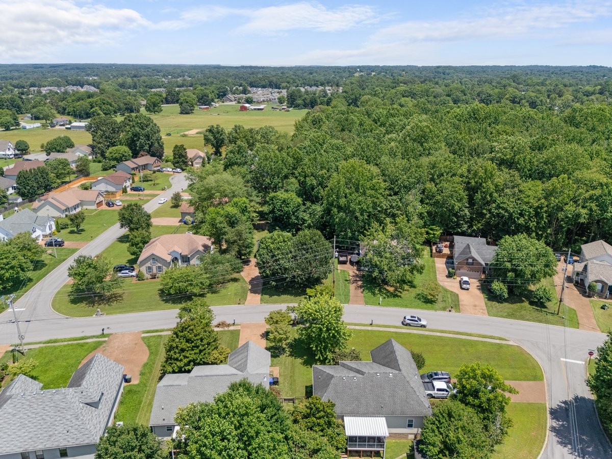 202 Hunterwood Dr