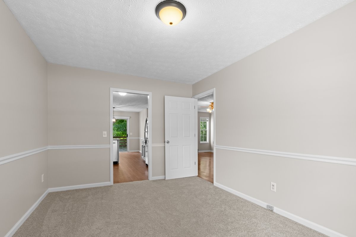 202 Hunterwood Dr