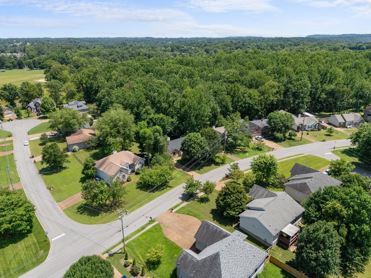 202 Hunterwood Dr