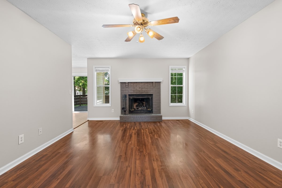 202 Hunterwood Dr