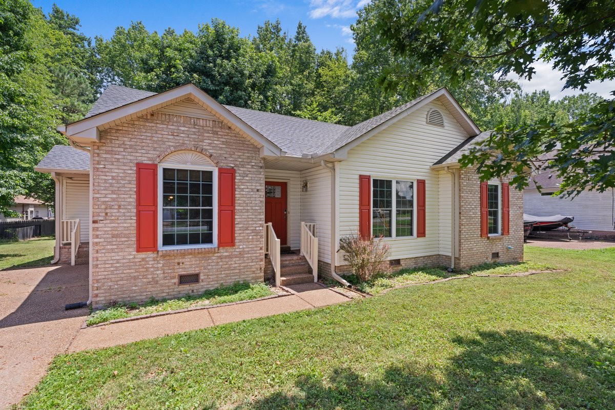 202 Hunterwood Dr