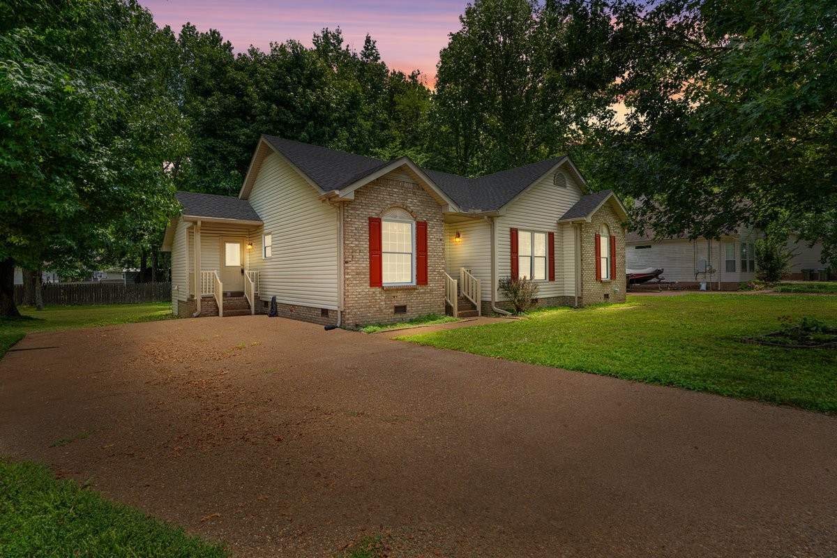 202 Hunterwood Dr