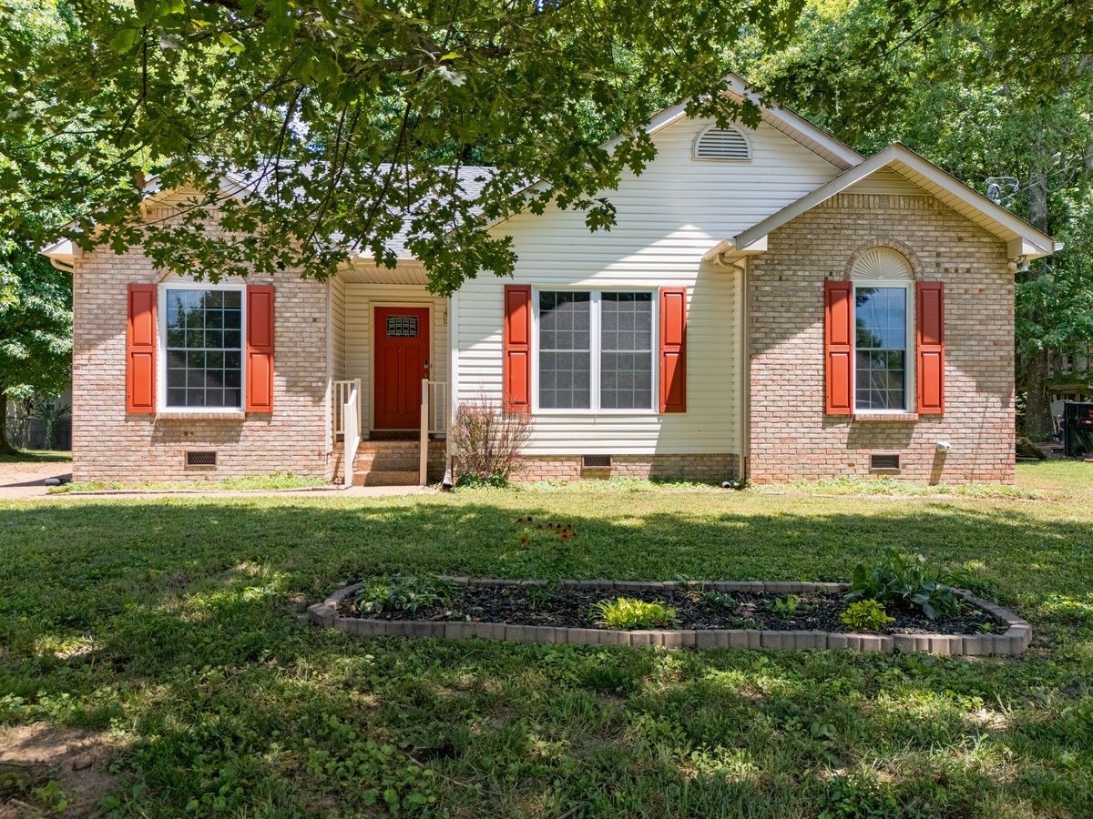 202 Hunterwood Dr
