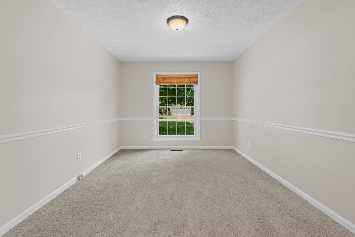 202 Hunterwood Dr