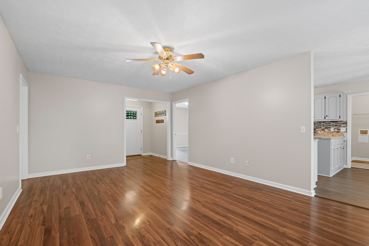 202 Hunterwood Dr