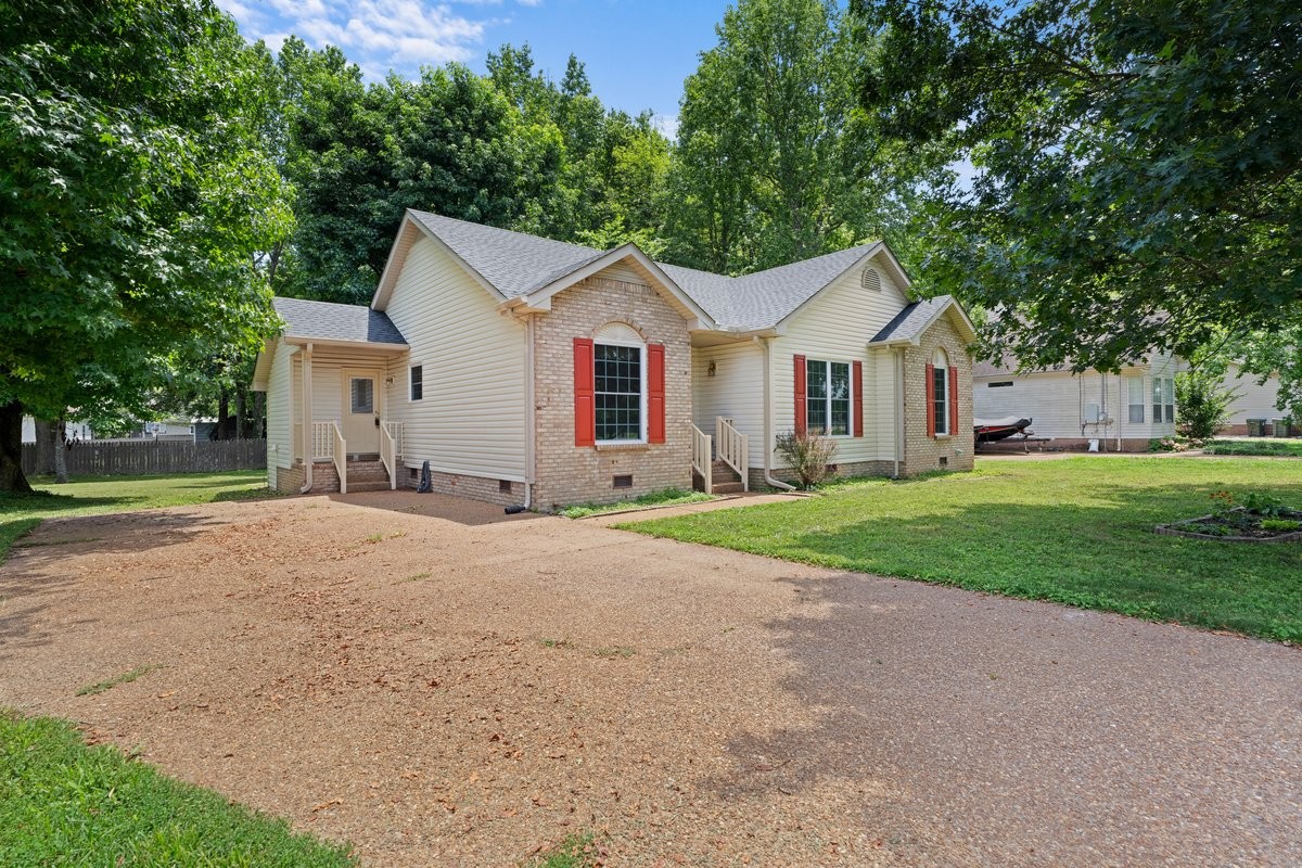 202 Hunterwood Dr