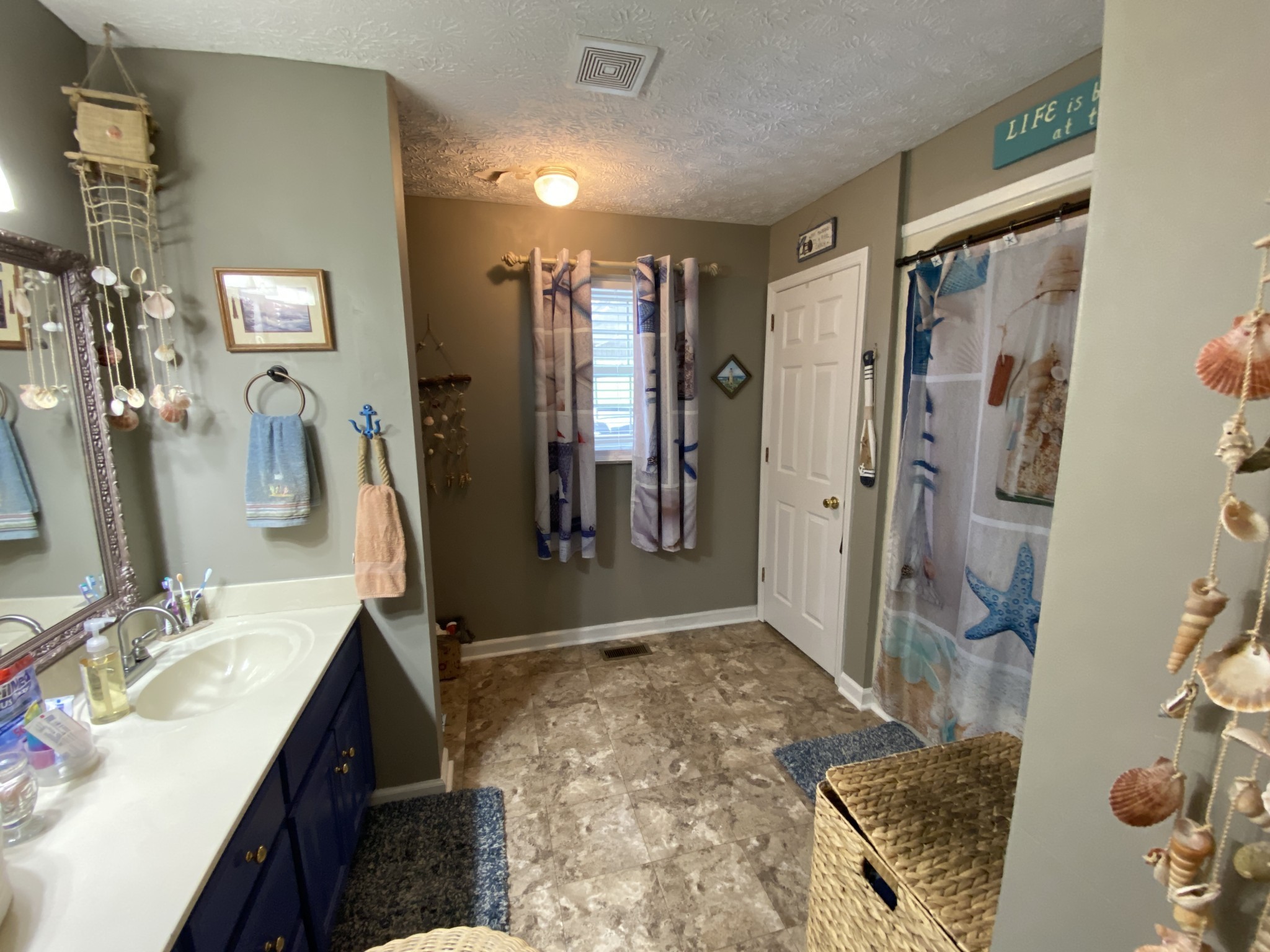 172 Landrum Ln