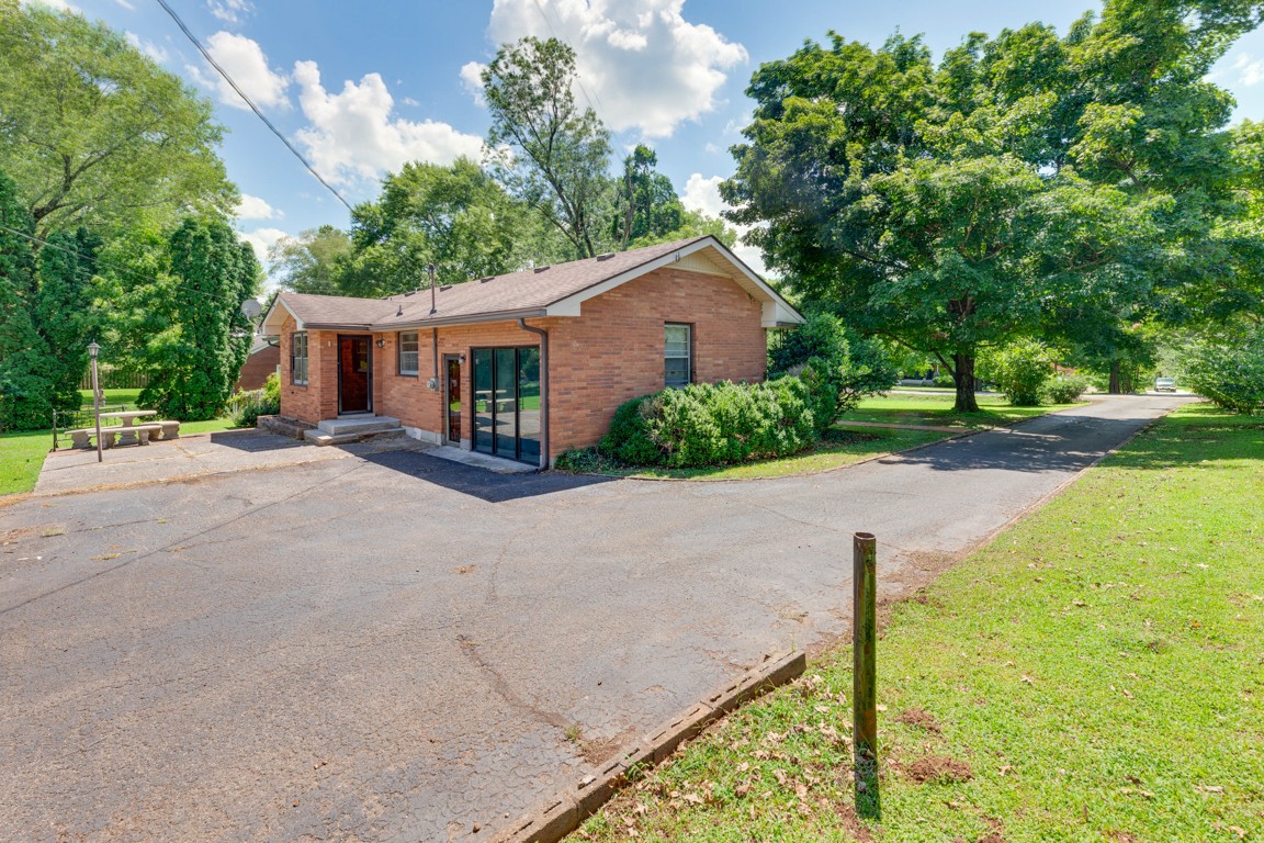 2829 Donna Hill Dr