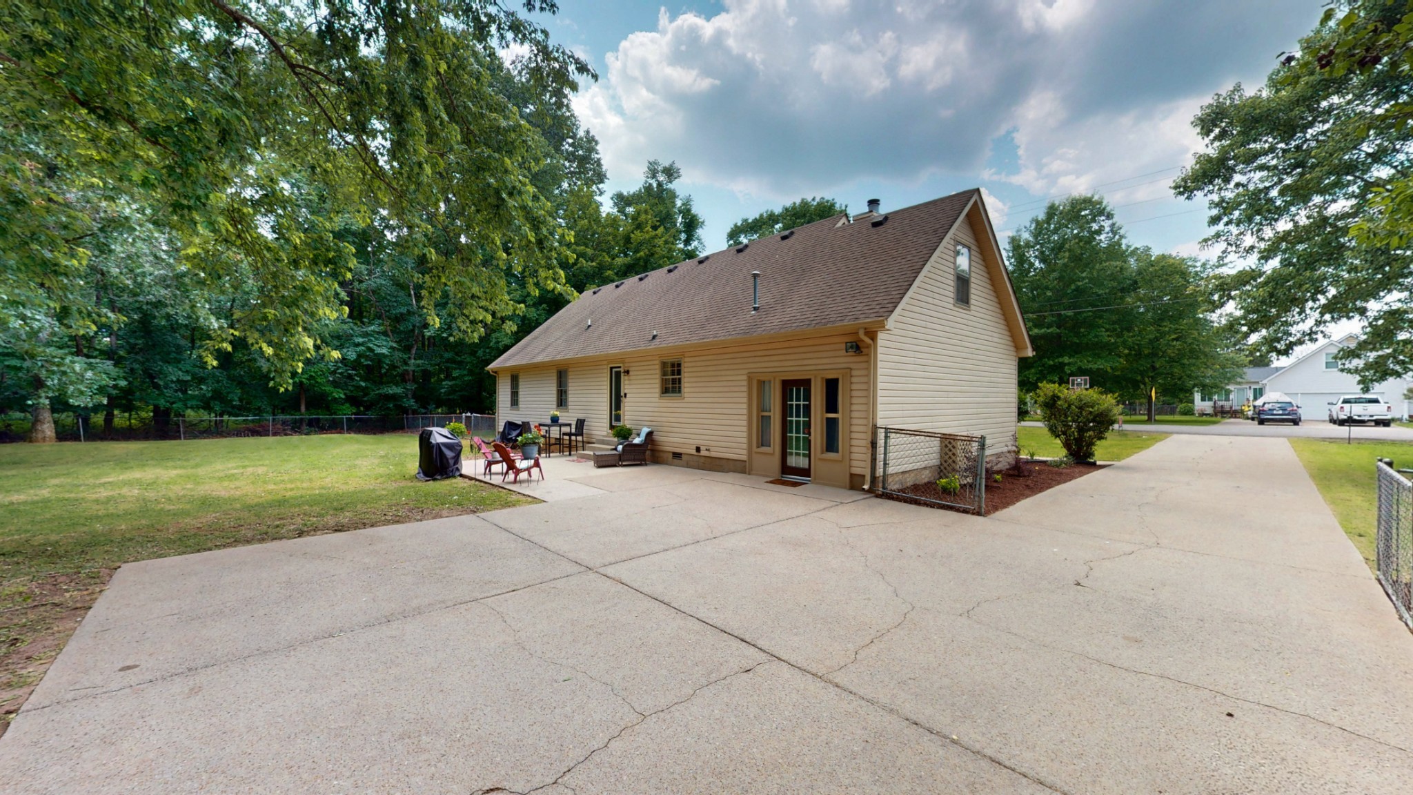 3115 Miles Dr