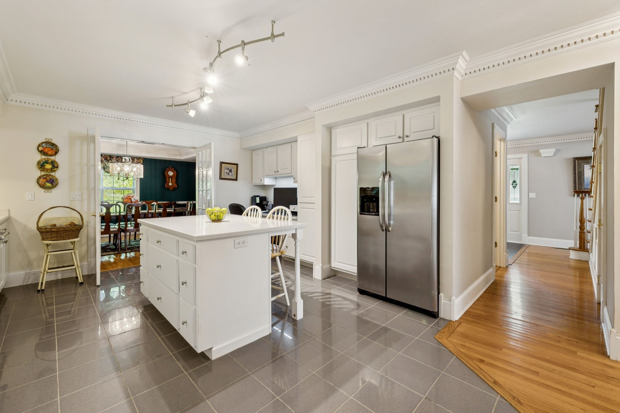 137 LW Lacy Rd