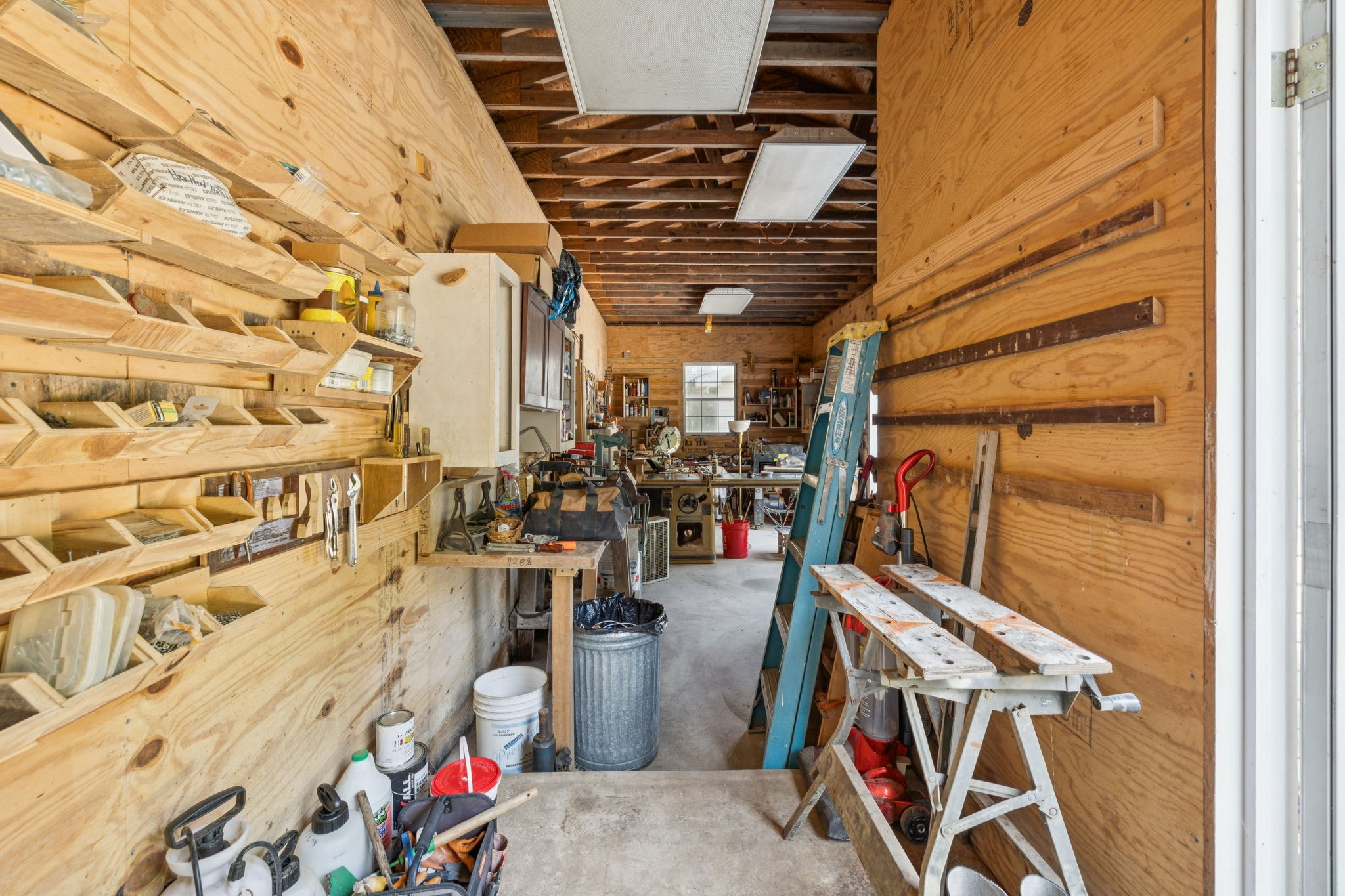 137 LW Lacy Rd