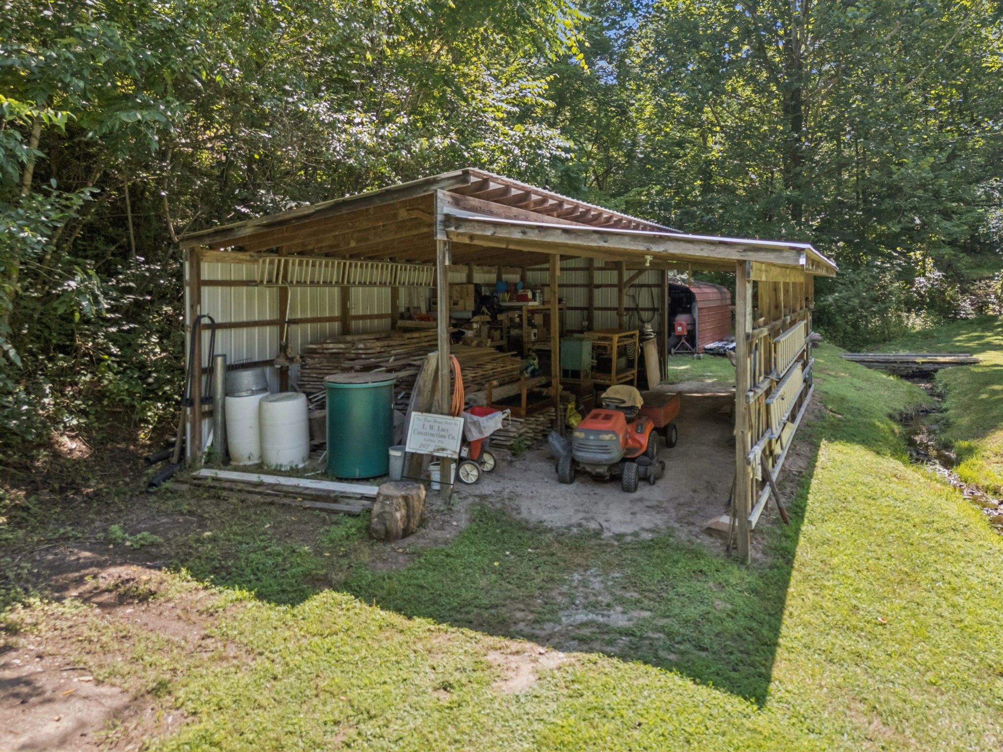 137 LW Lacy Rd