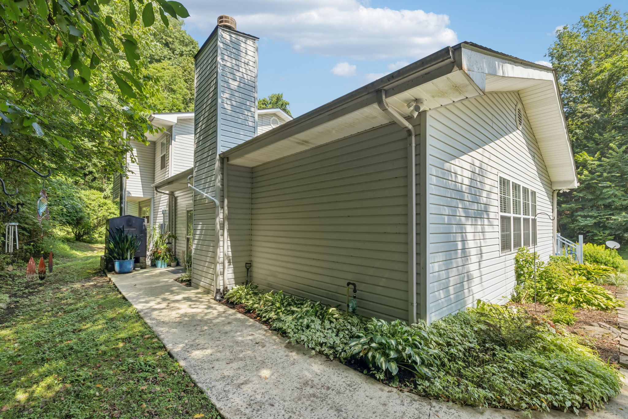 137 LW Lacy Rd