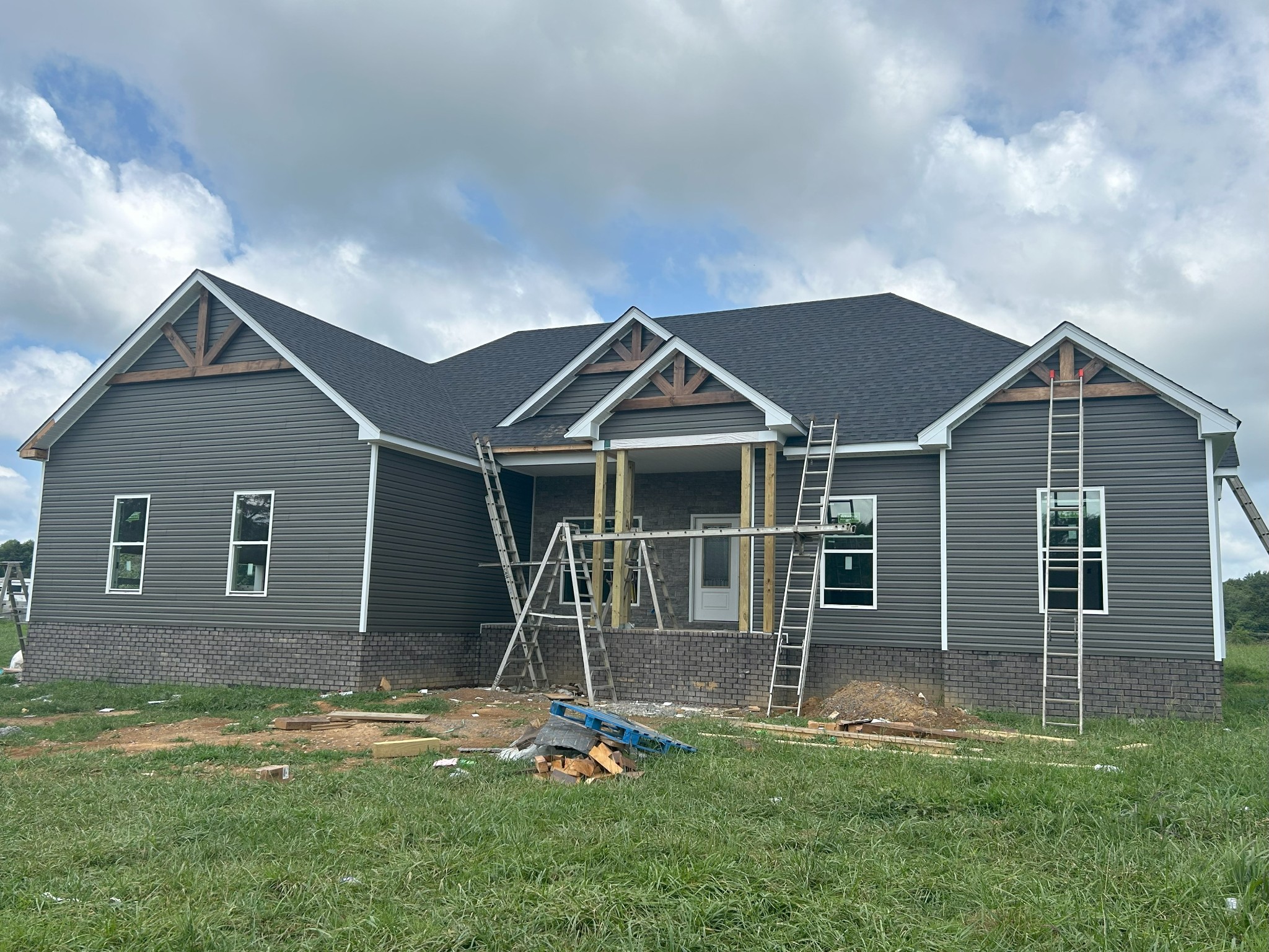 257 Creekside Lane