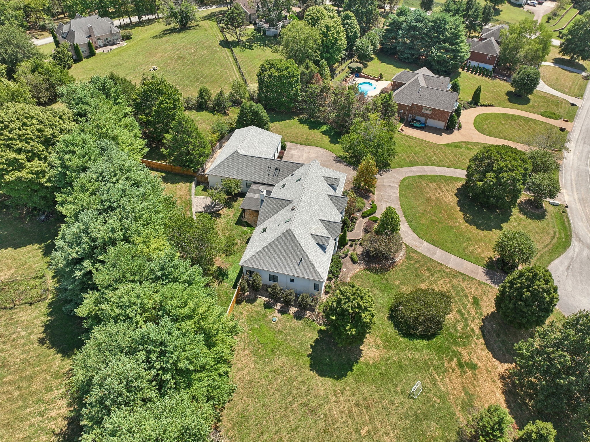 512 Trotters Pl
