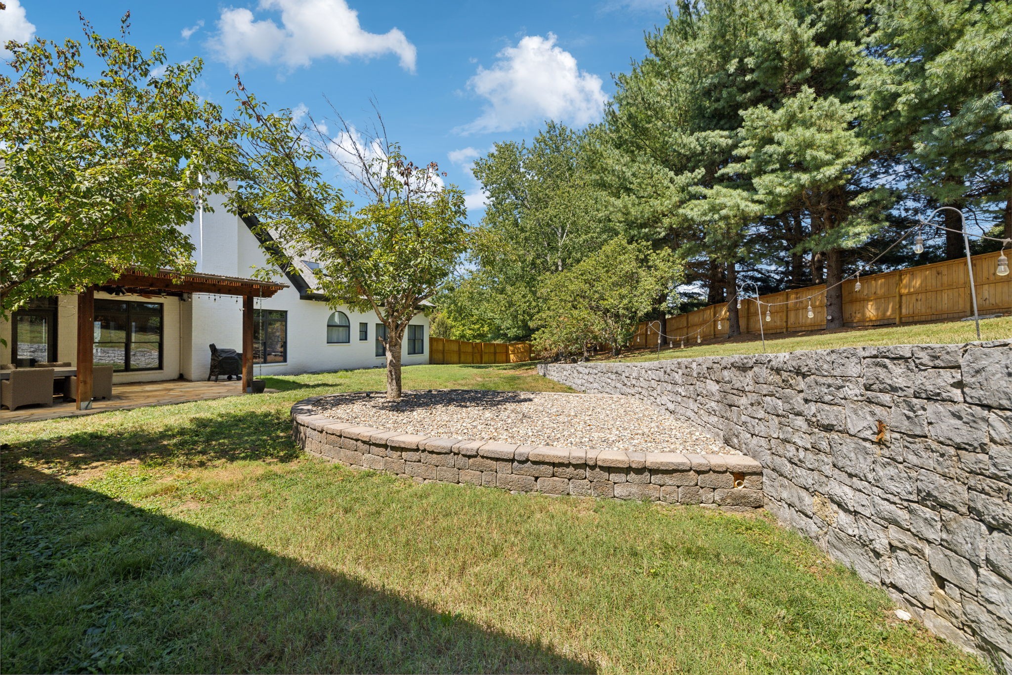 512 Trotters Pl