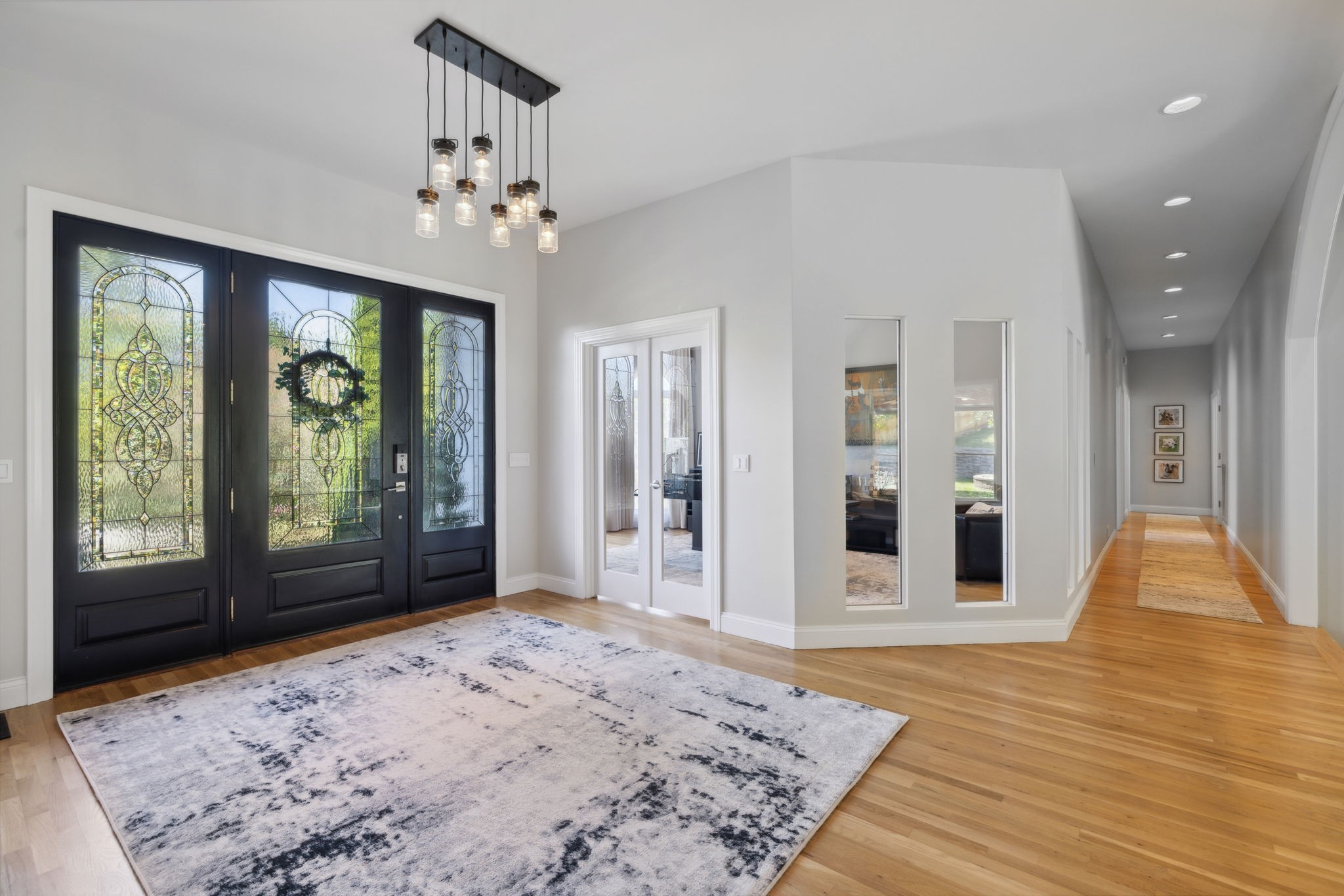 512 Trotters Pl