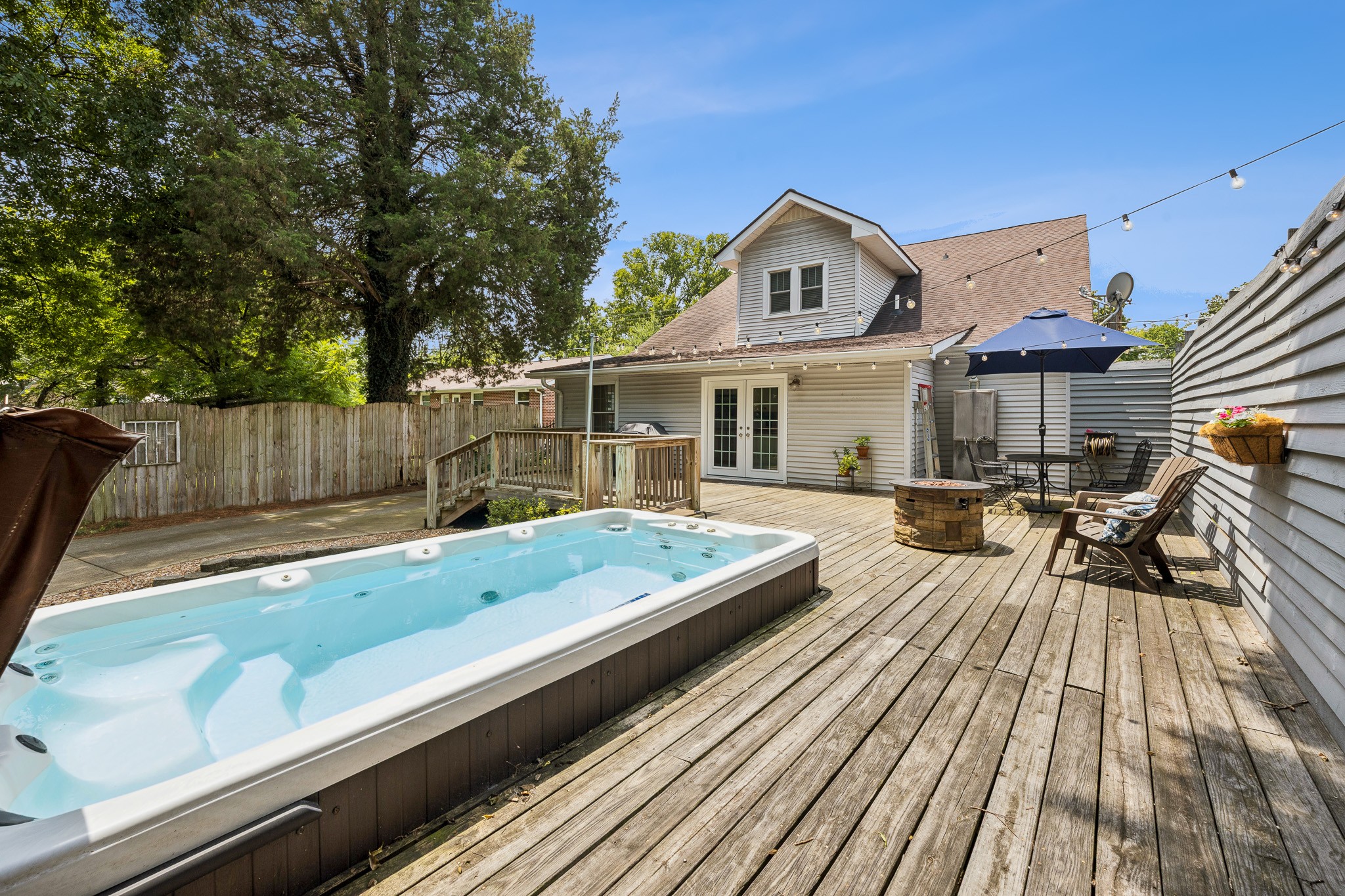 115 S Hatton Ave