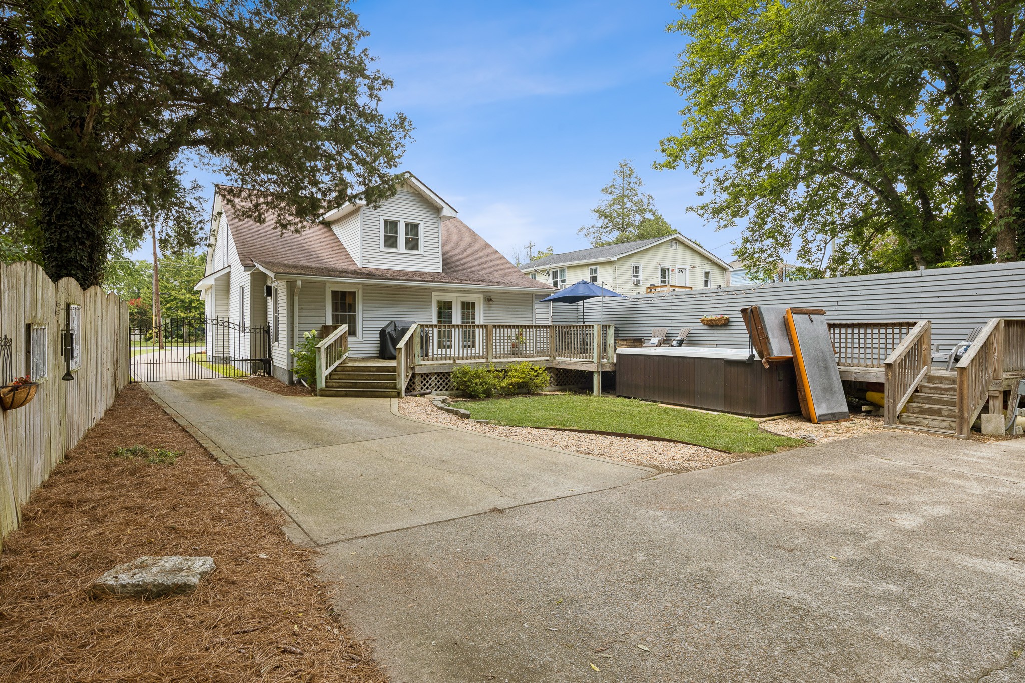 115 S Hatton Ave