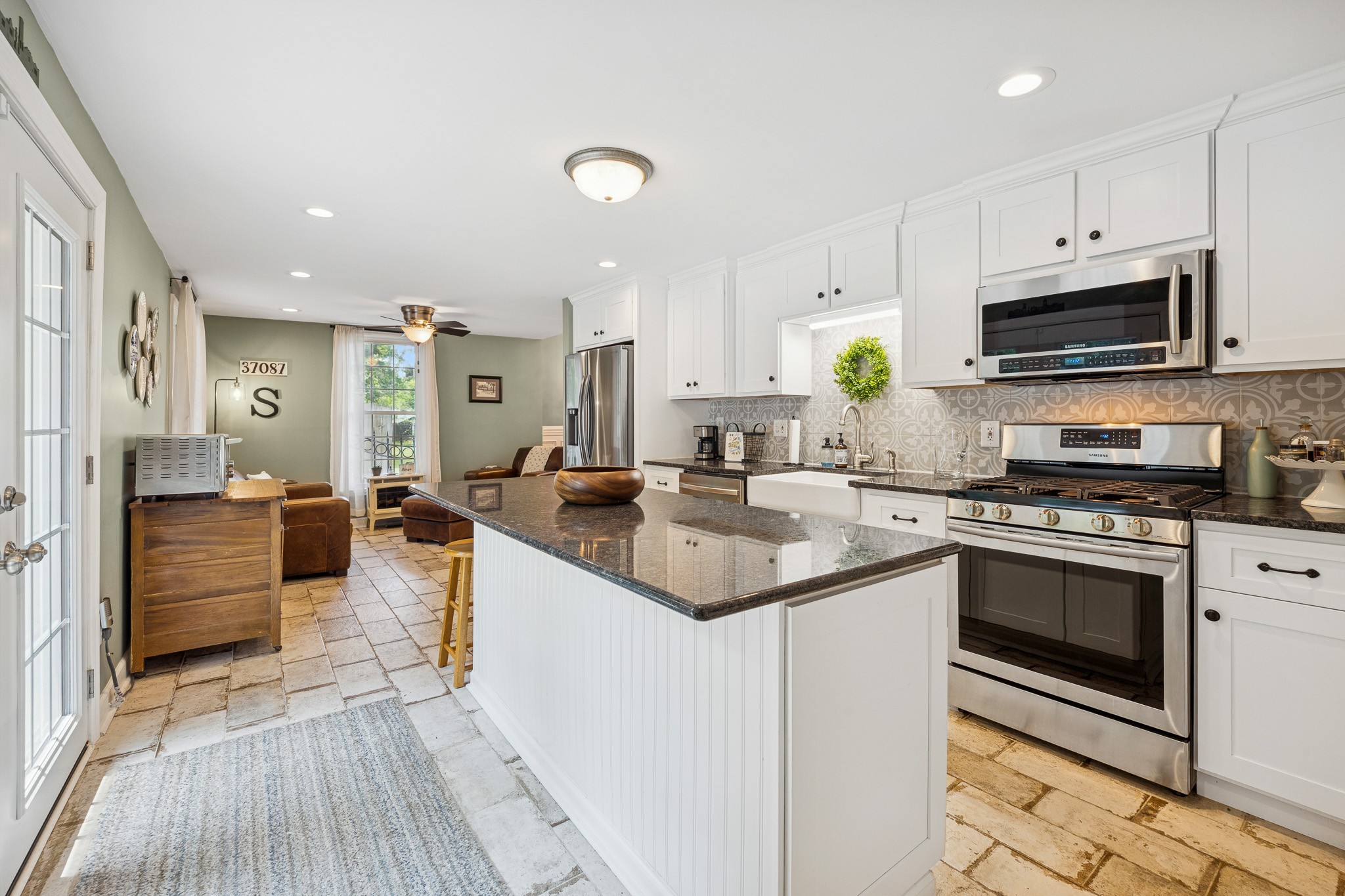 115 S Hatton Ave