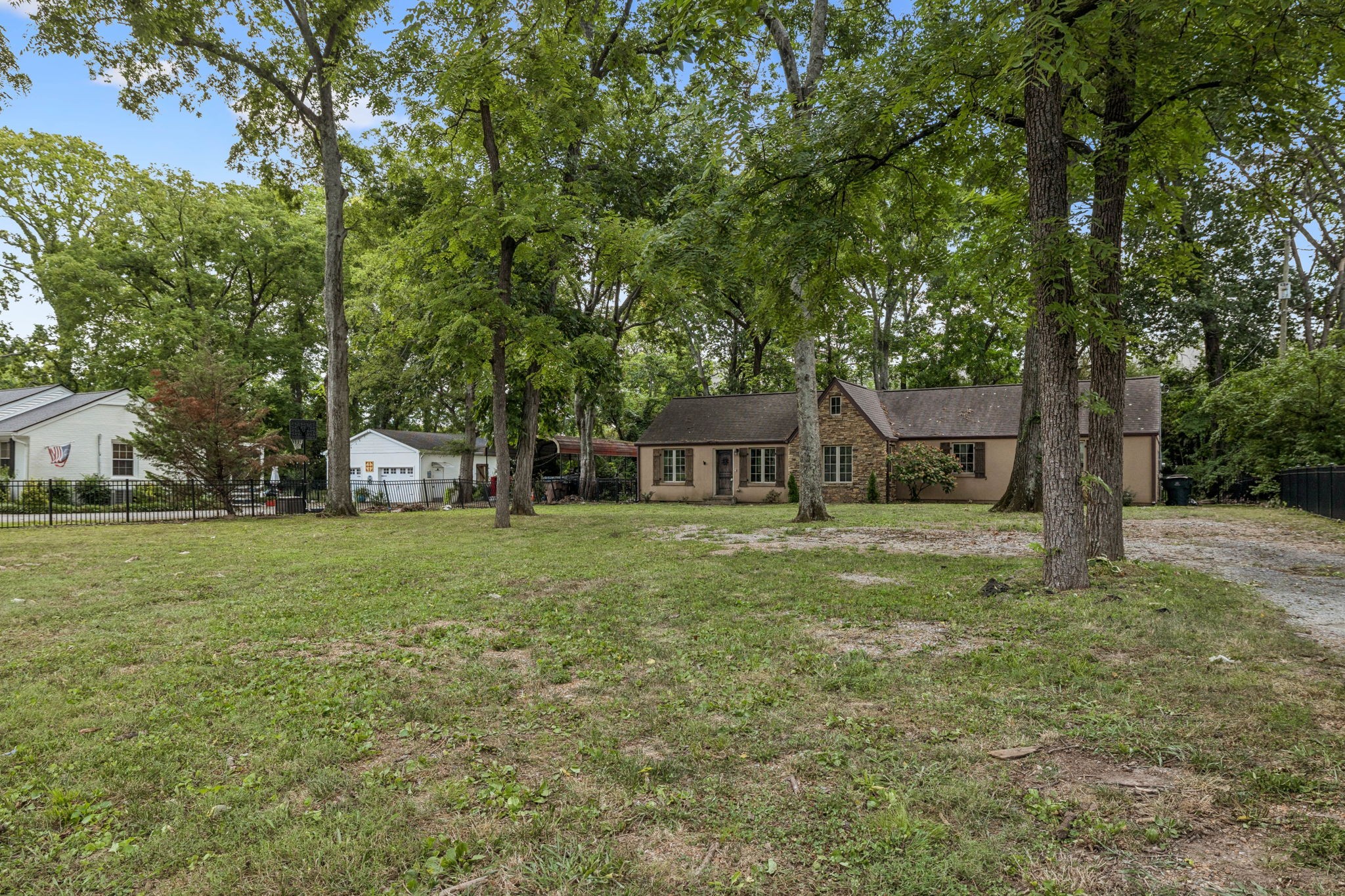 5905 Old Harding Pike