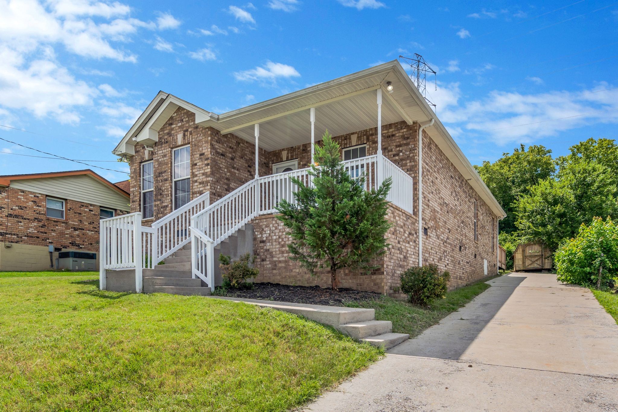 406 Matthews Ct