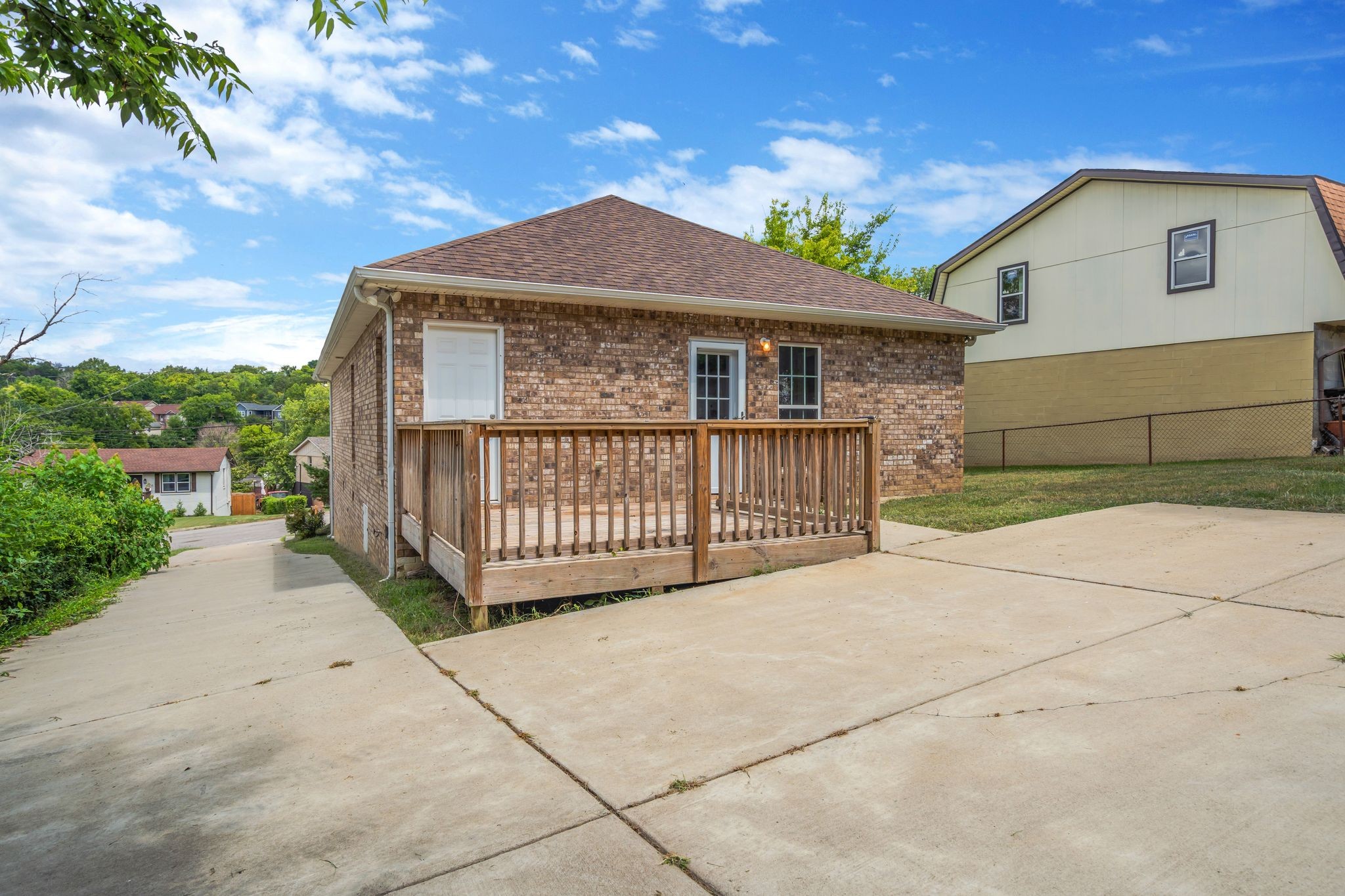 406 Matthews Ct