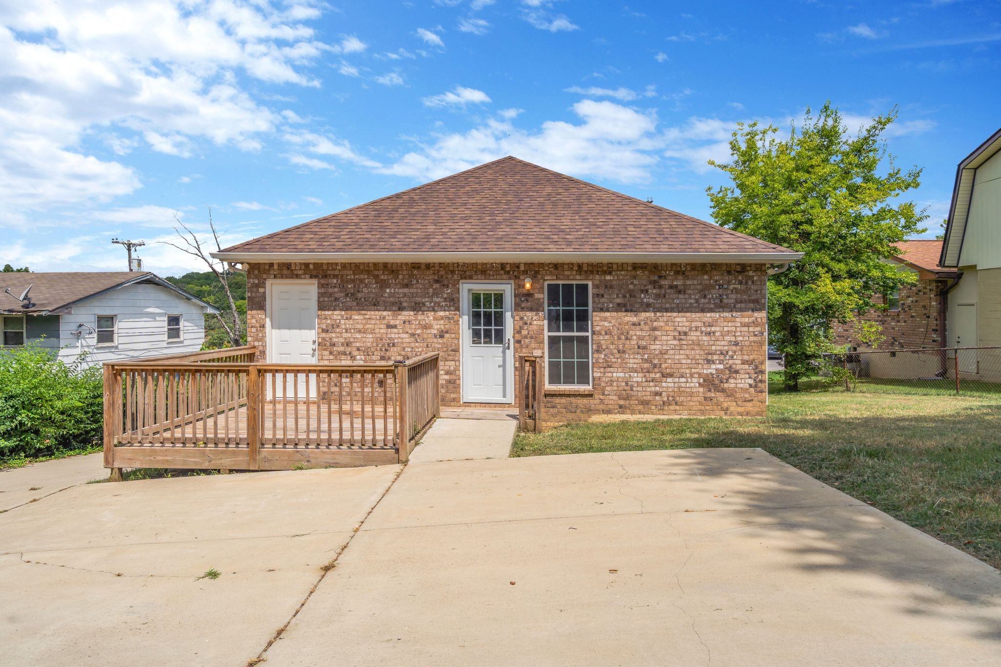 406 Matthews Ct