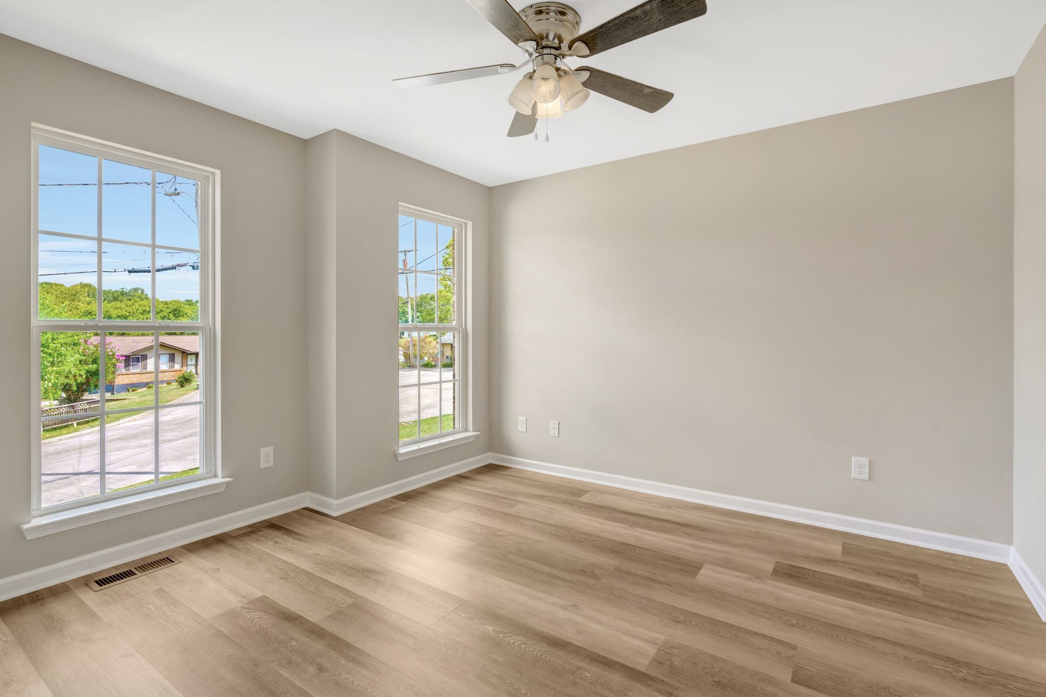 406 Matthews Ct
