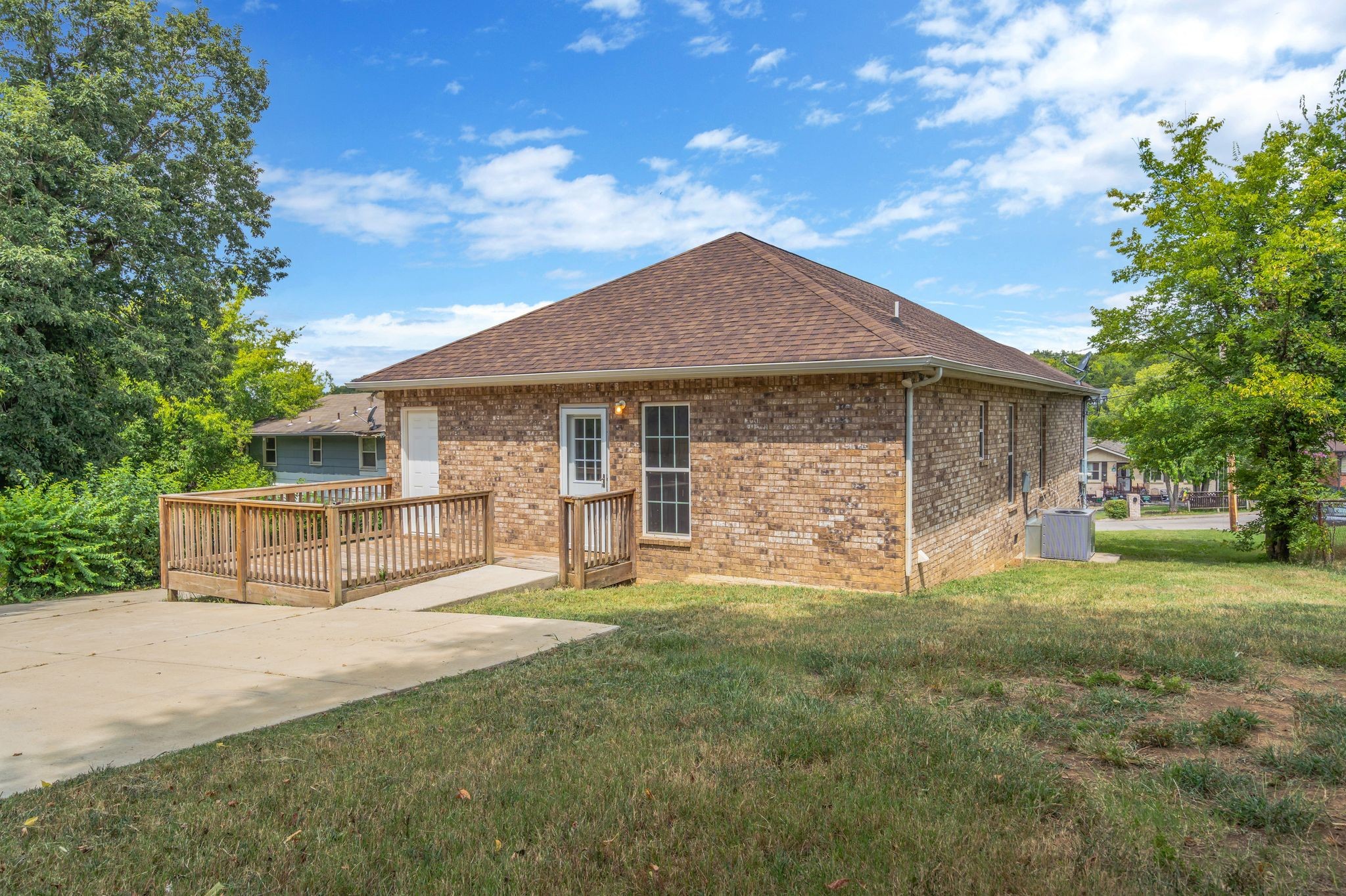 406 Matthews Ct