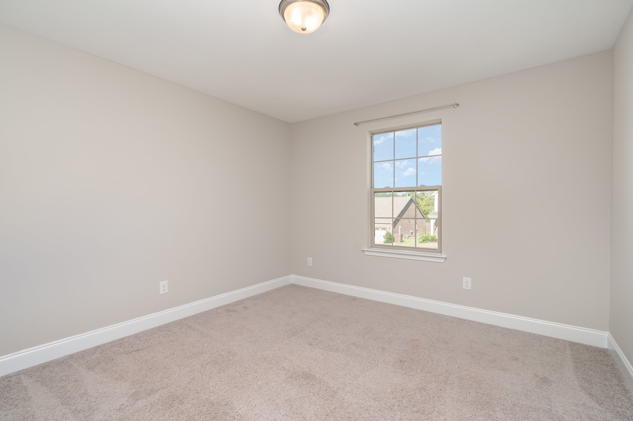 575 Oakvale Ln