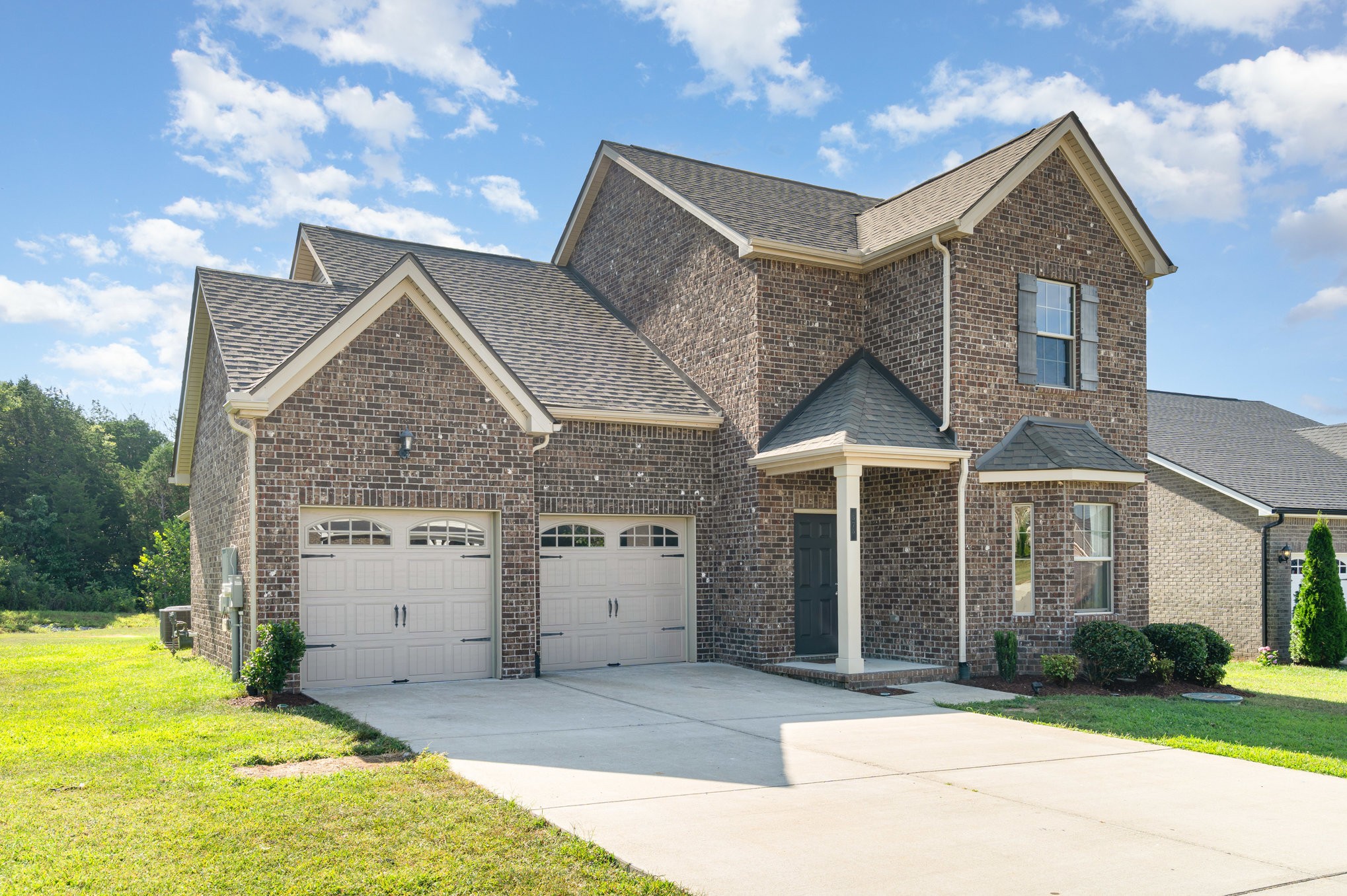 575 Oakvale Ln