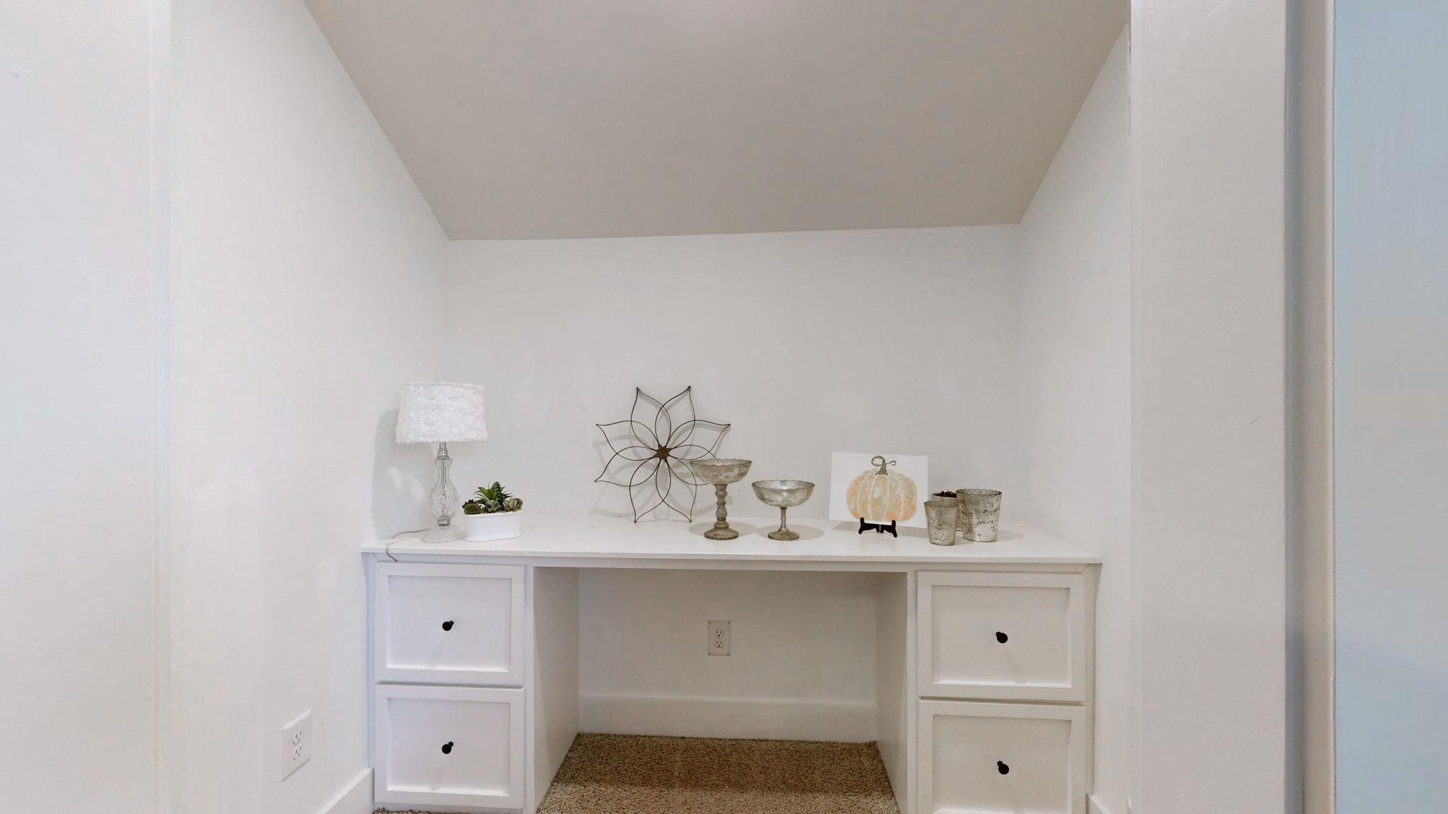 8119 Schweitzer Pl