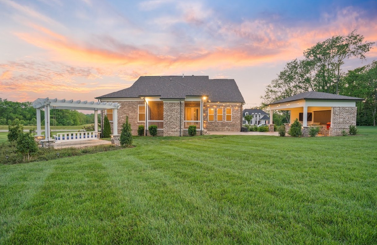 8119 Schweitzer Pl
